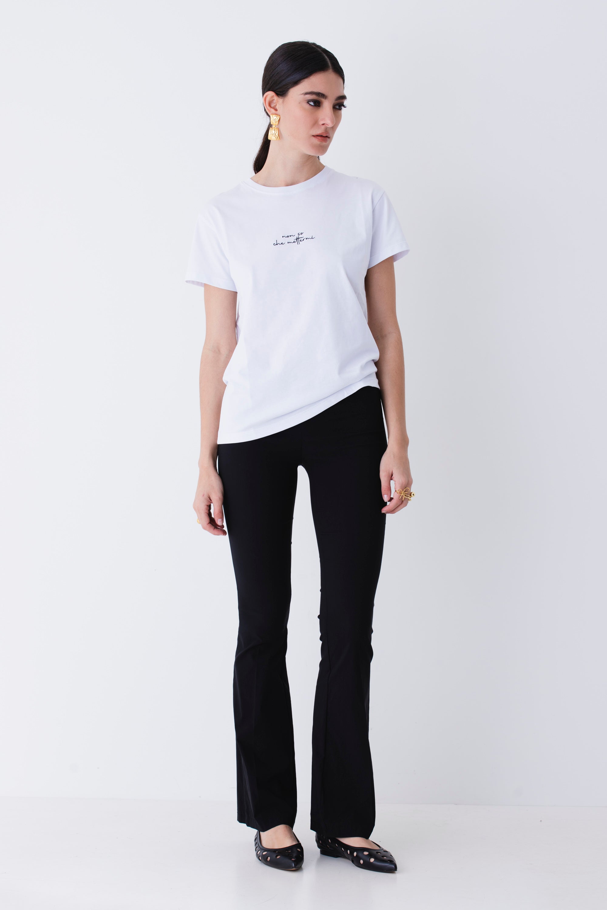 T-shirt ricamata con scritta in cotone - PE25