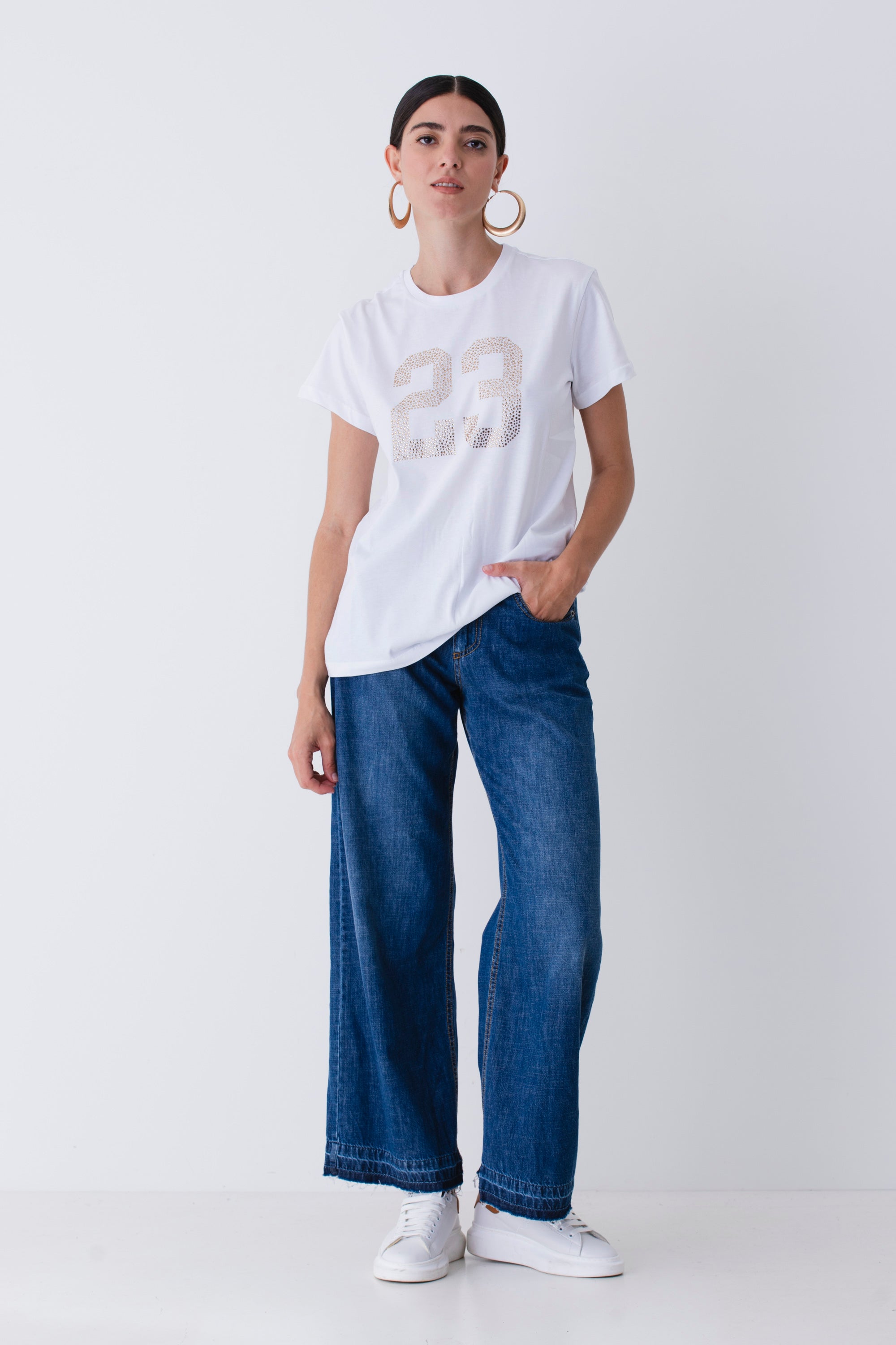 T-shirt in cotone con strass - PE25