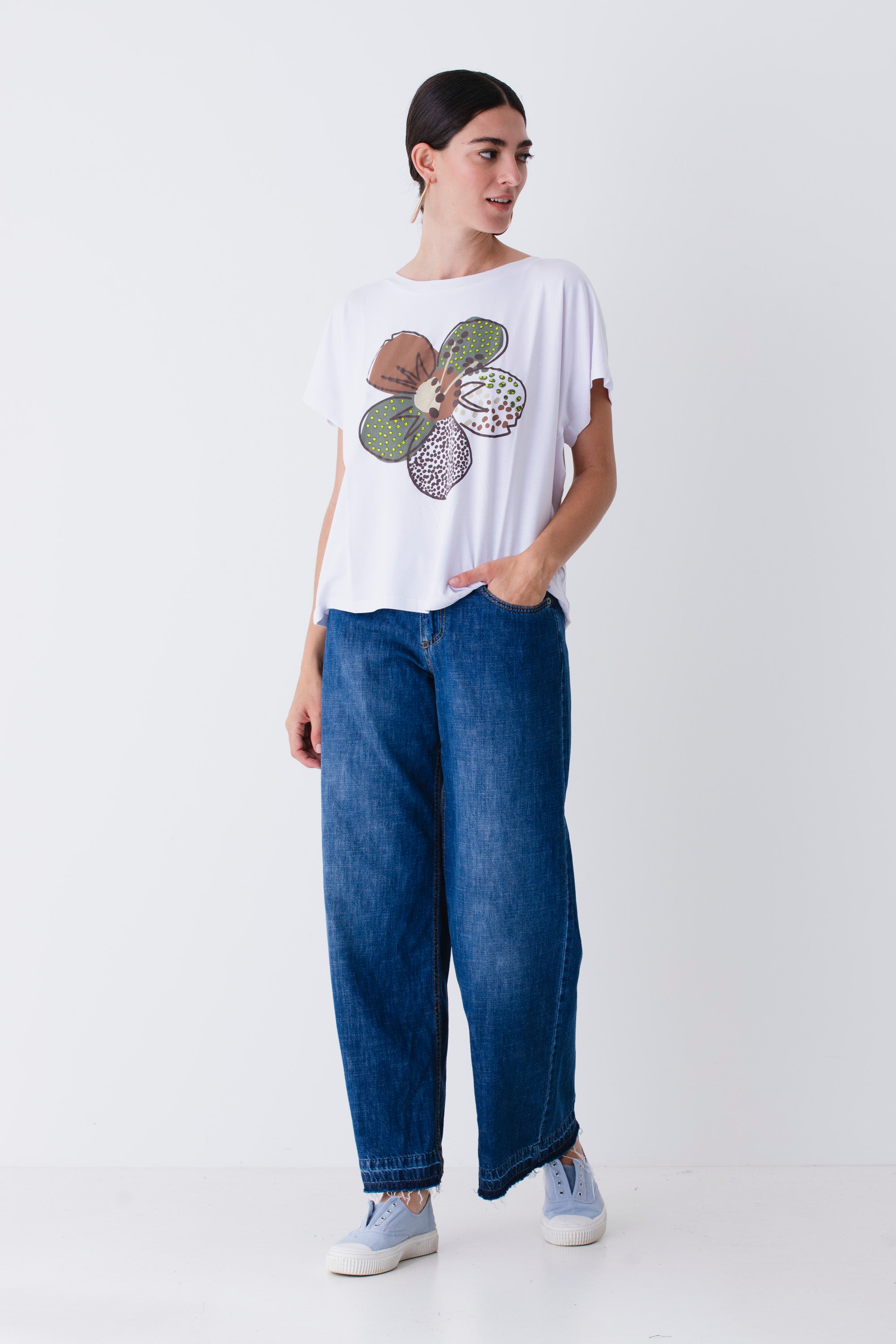 T-shirt over in viscosa con strass - PE25