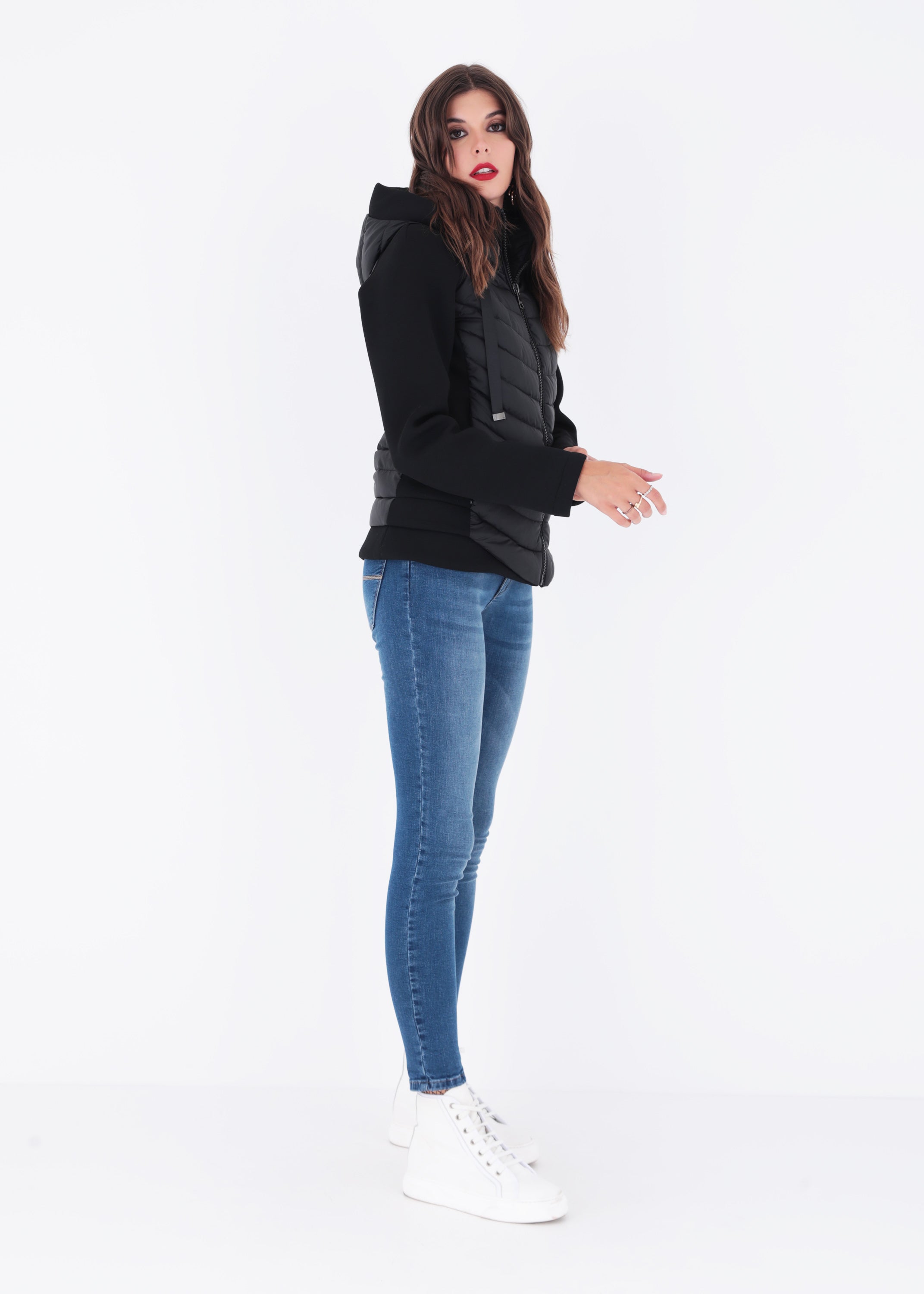 Piumino corto con maniche e inserti in neoprene - FW23
