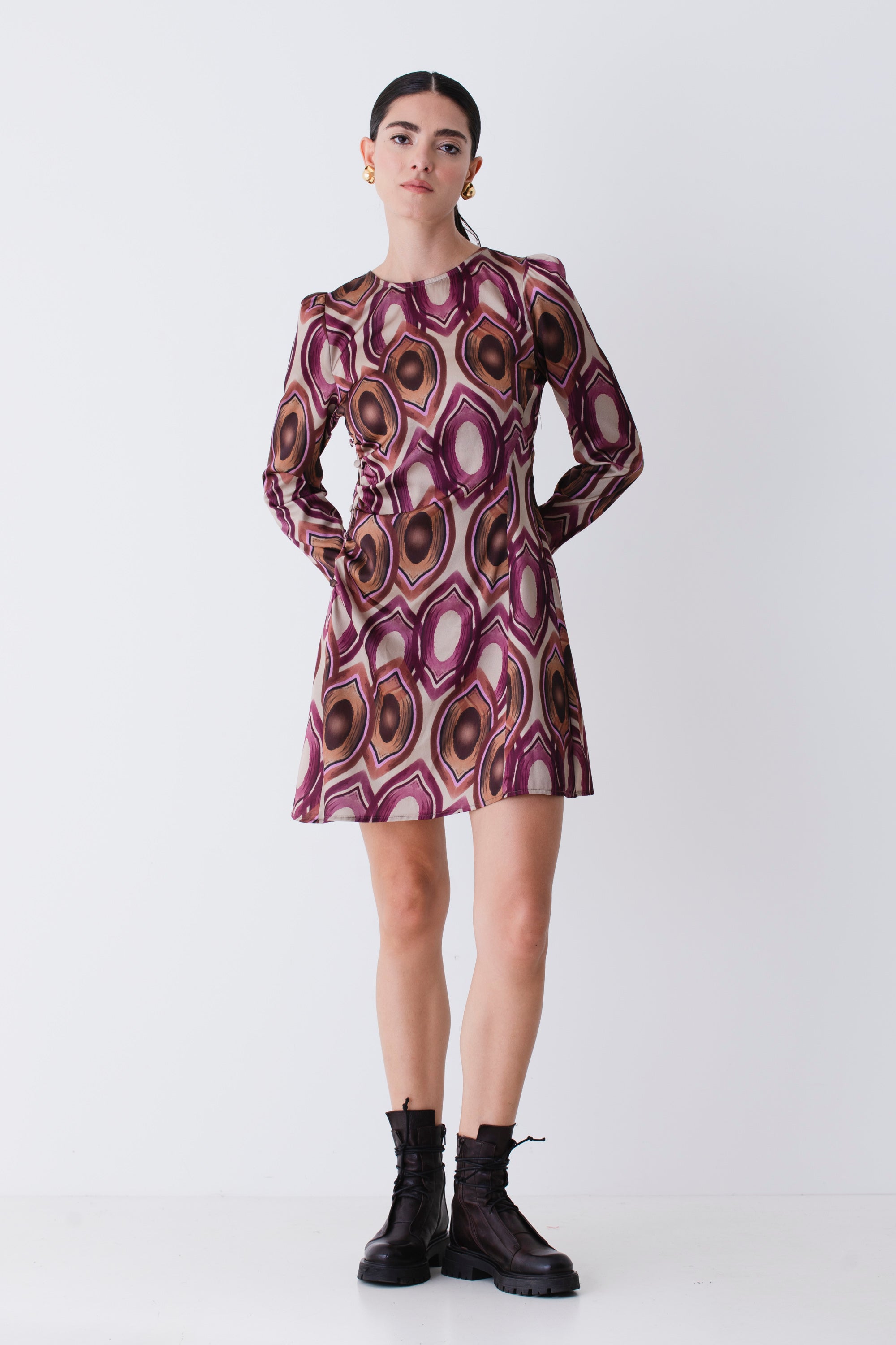 Abito corto con drappeggio in raso fantasia geometrica - FW26