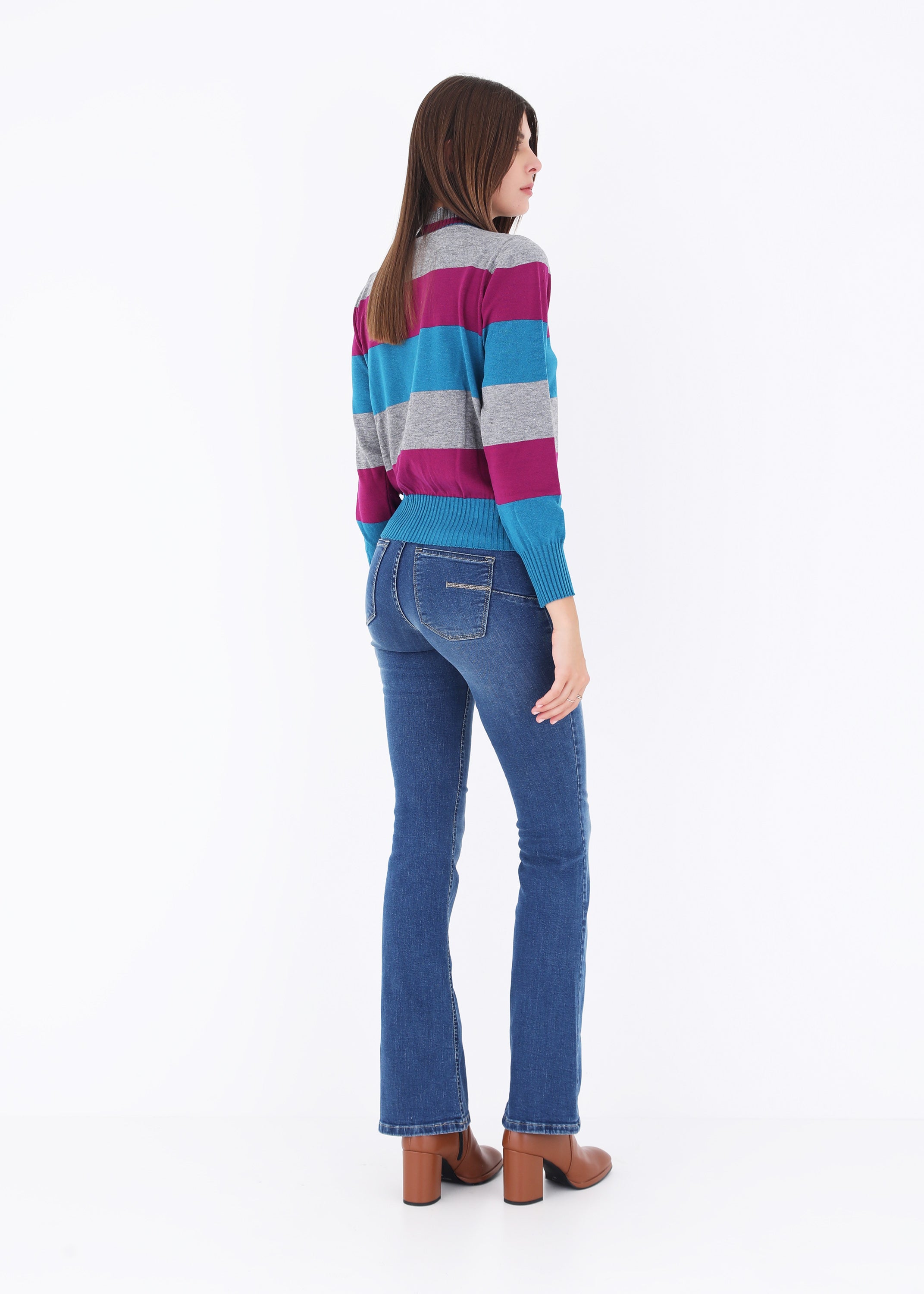 Maglia con collo a cratere a righe orizzontali - FW23