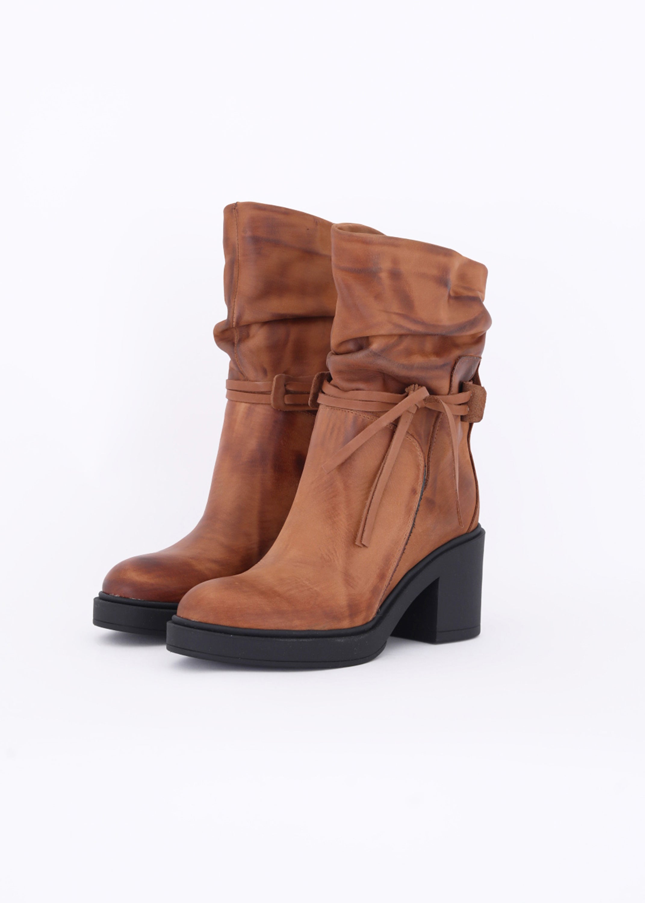Tronchetto in pelle con laccetto - FW23