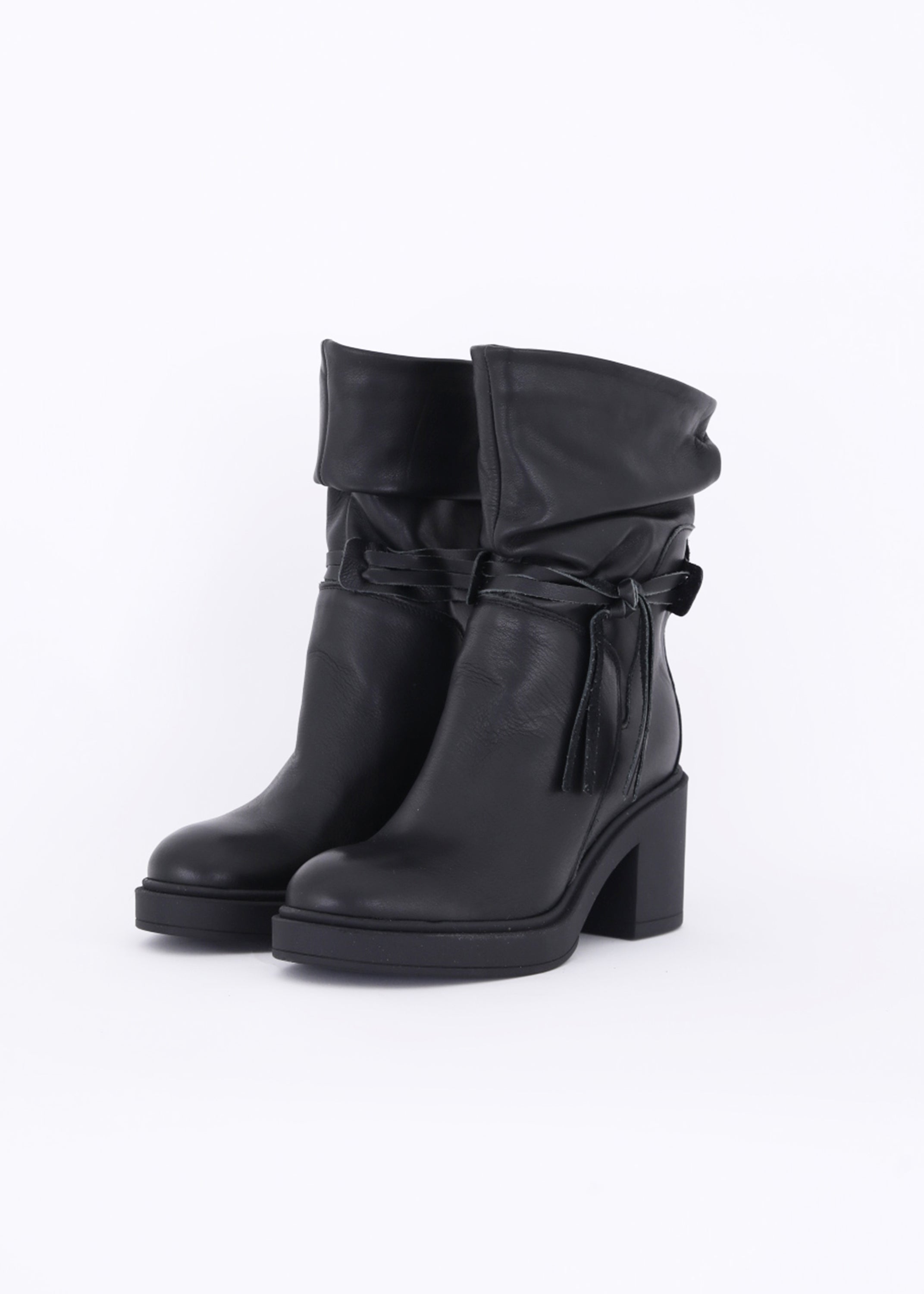 Tronchetto in pelle con laccetto - FW23