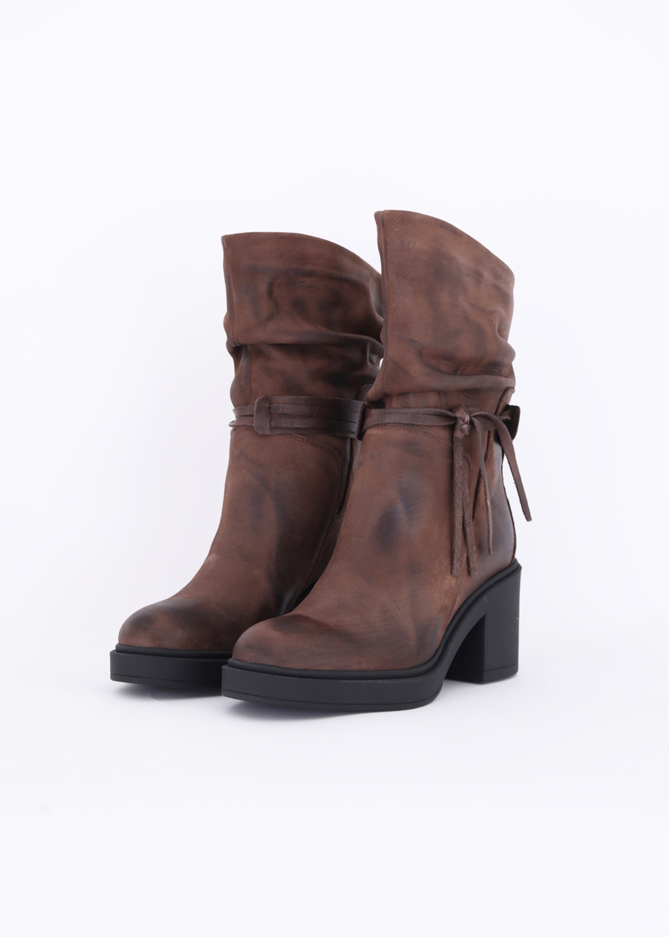 Tronchetto in pelle con laccetto - FW23