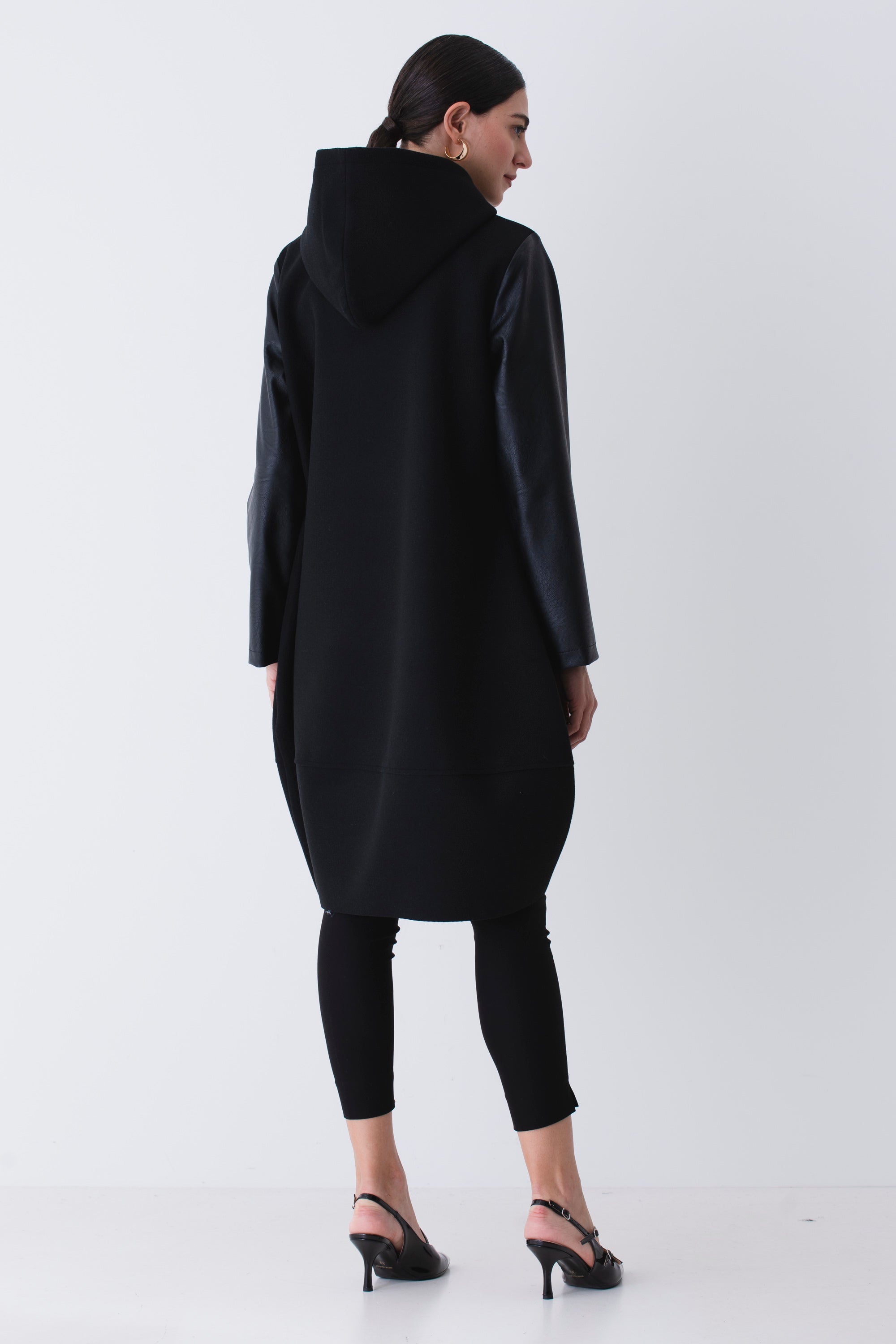 Cappotto a uovo con maniche in similpelle - FW26