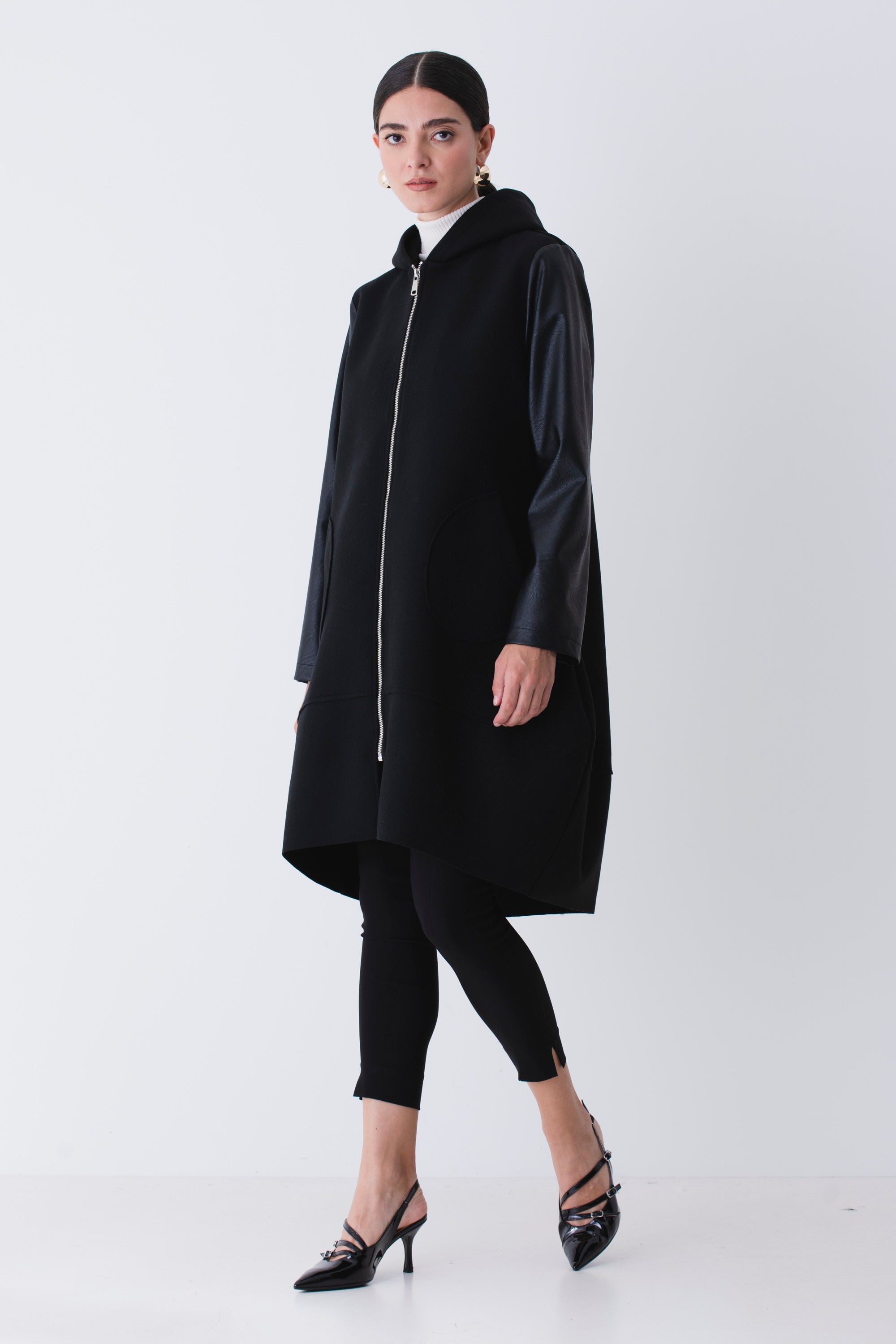 Cappotto a uovo con maniche in similpelle - FW26