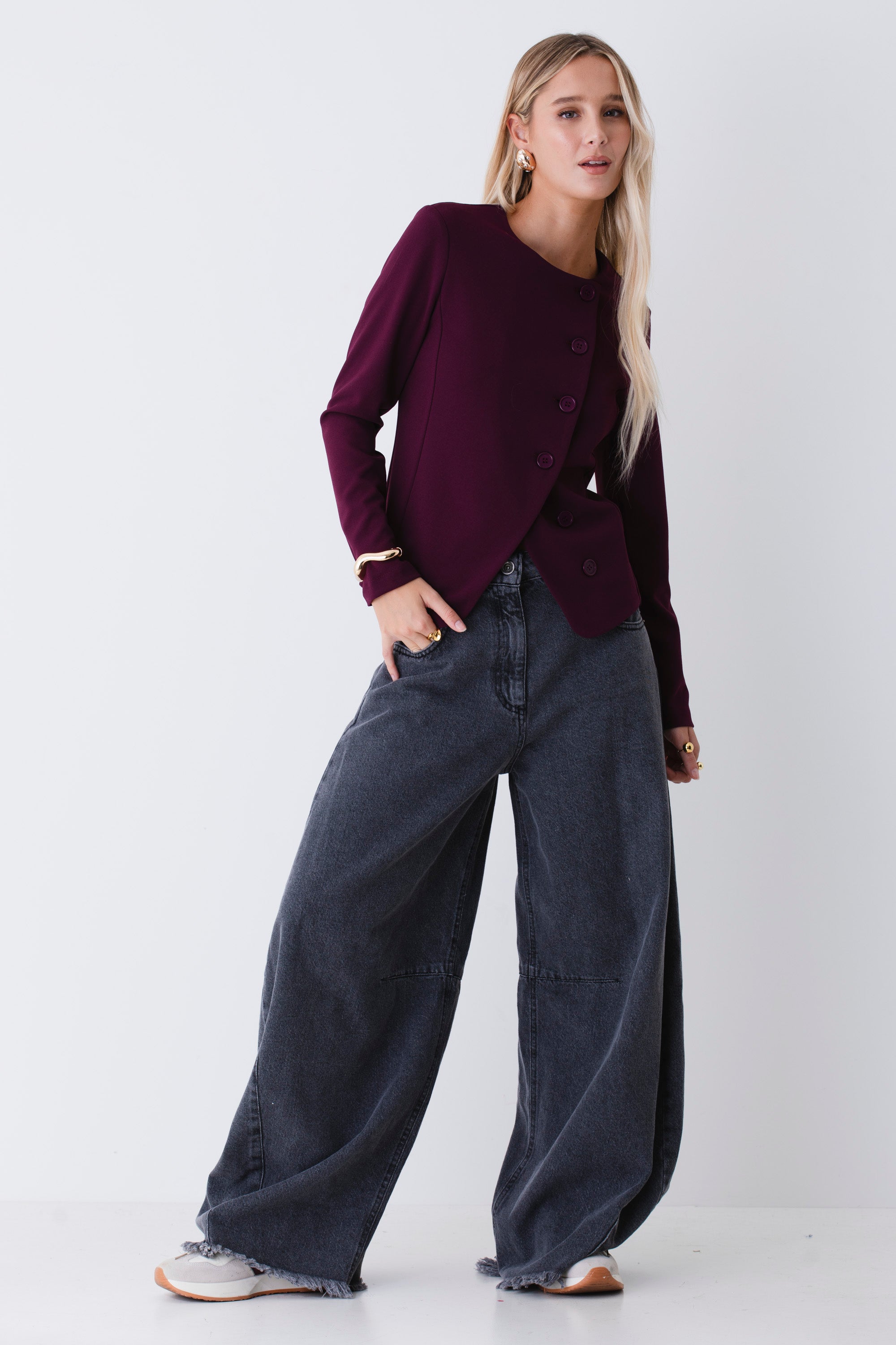 Giacca con bottoni obliqui in scuba crepe - FW26