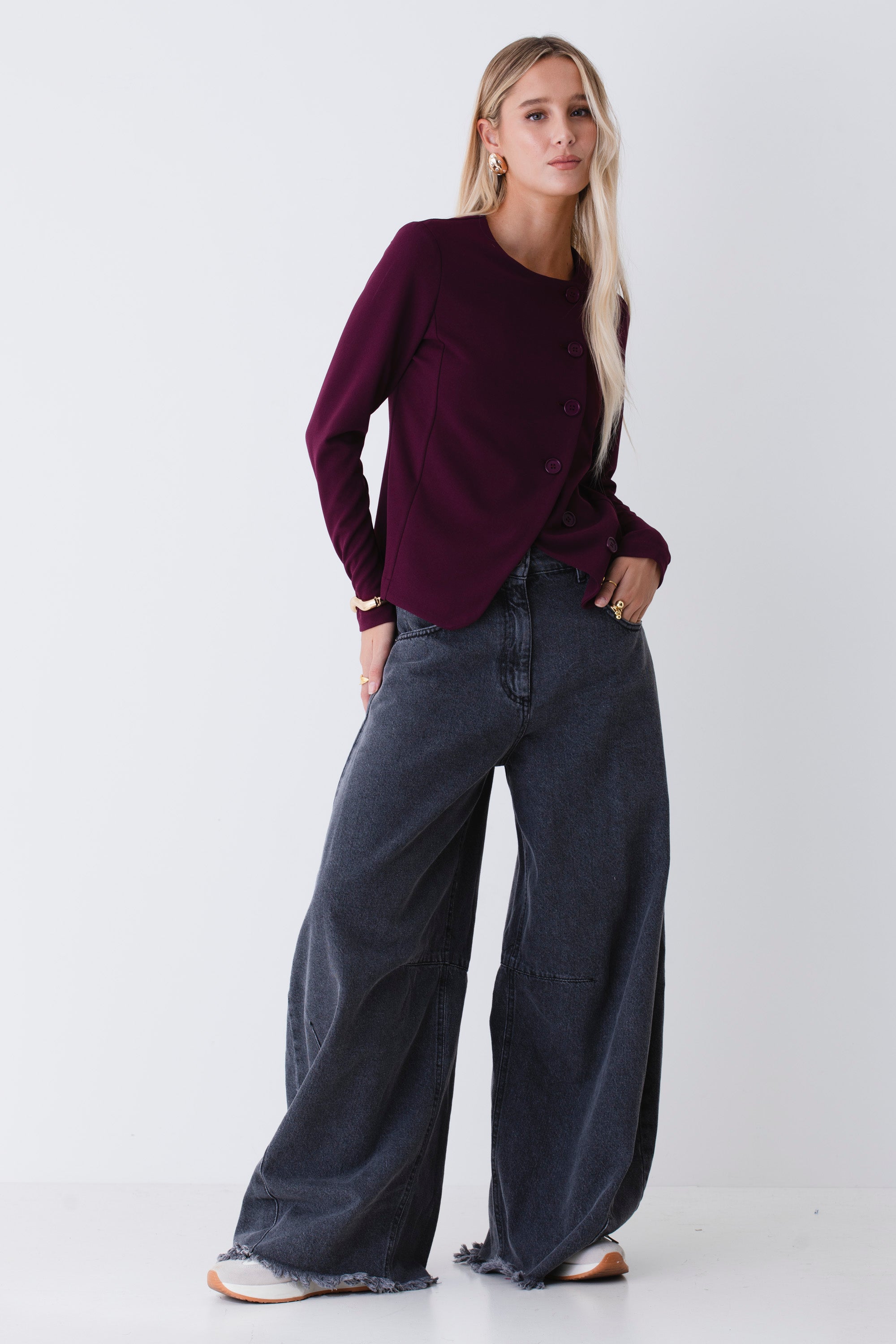 Giacca con bottoni obliqui in scuba crepe - FW26