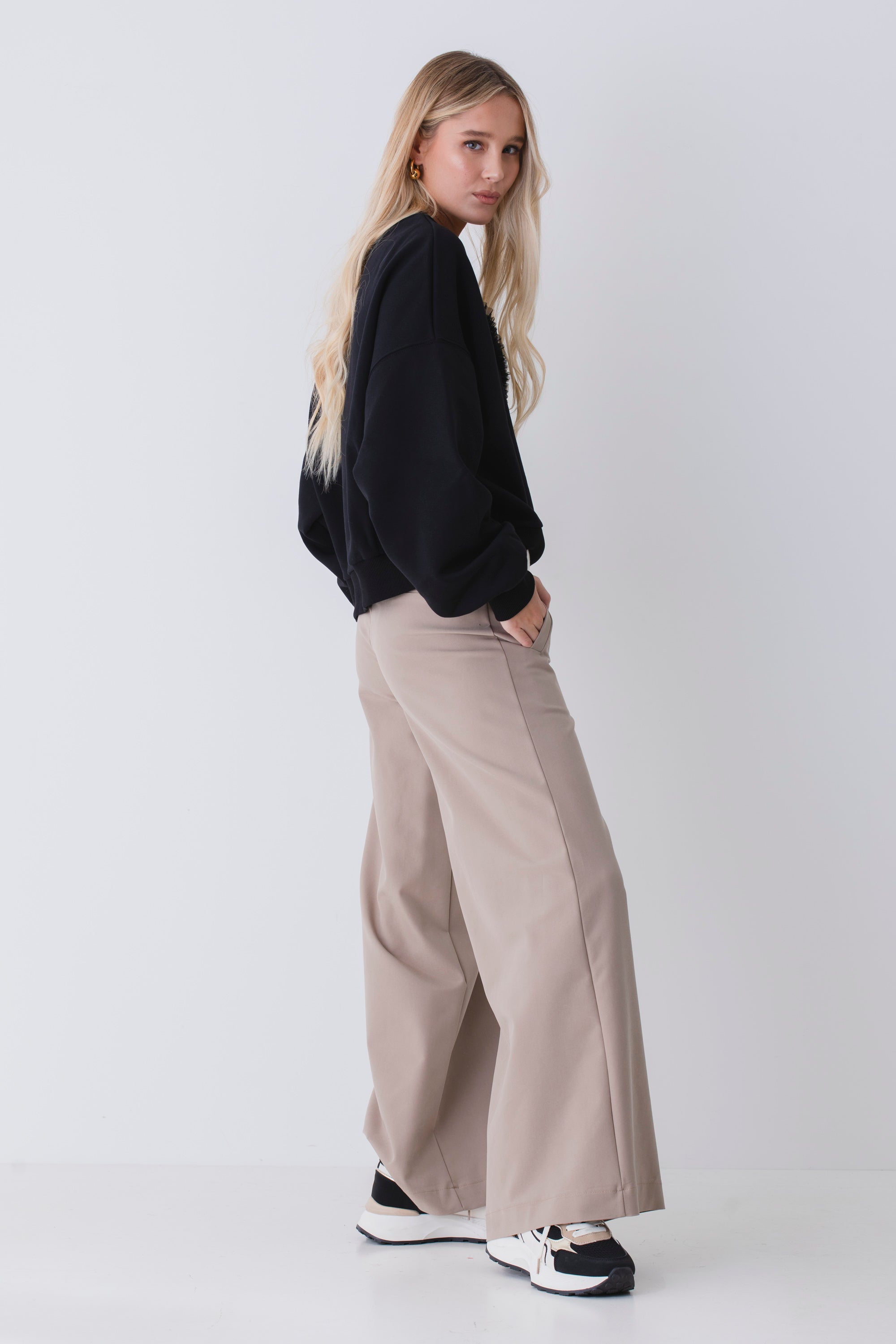 Pantalone palazzo ampio in tessuto elasticizzato - FW26