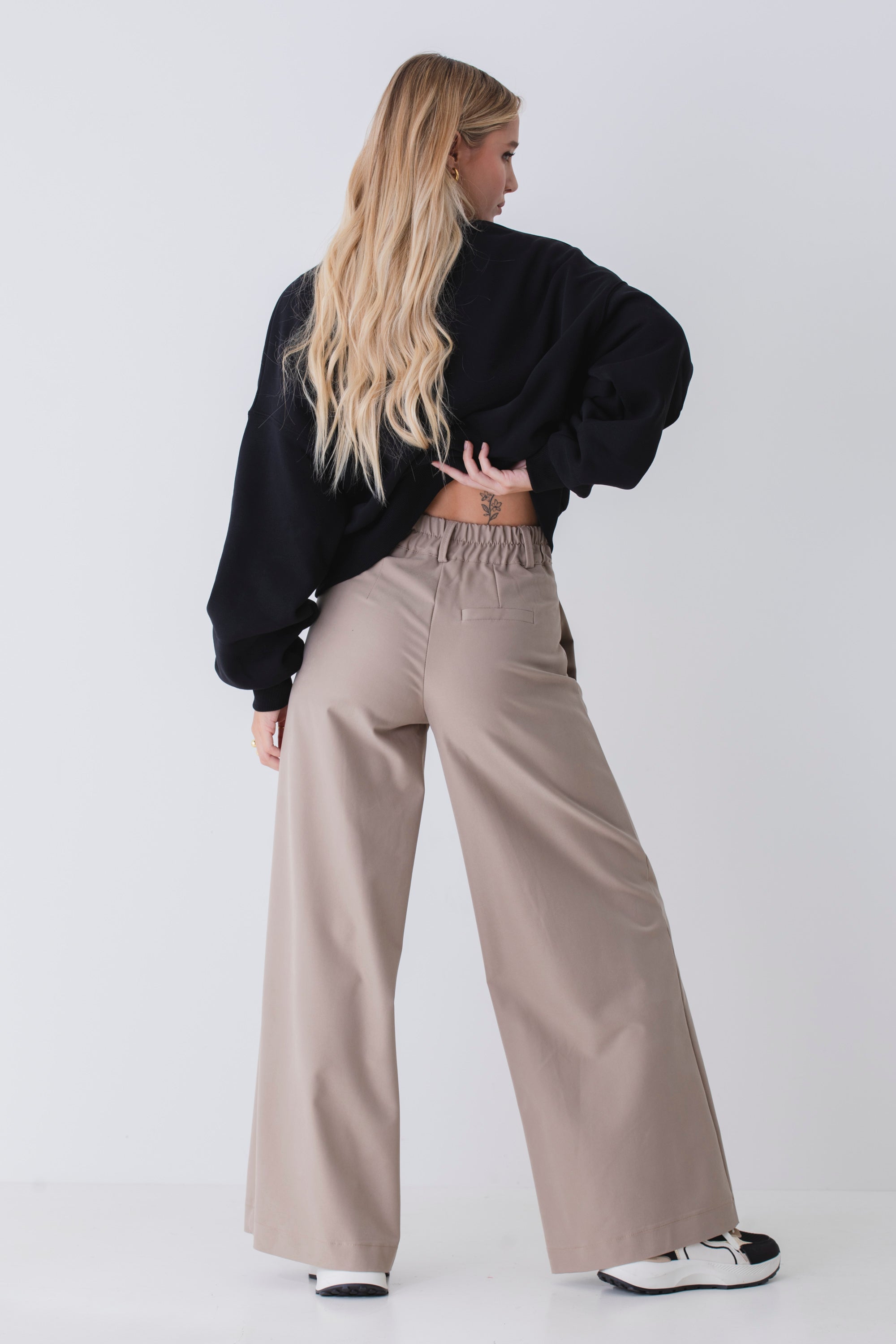 Pantalone palazzo ampio in tessuto elasticizzato - FW26