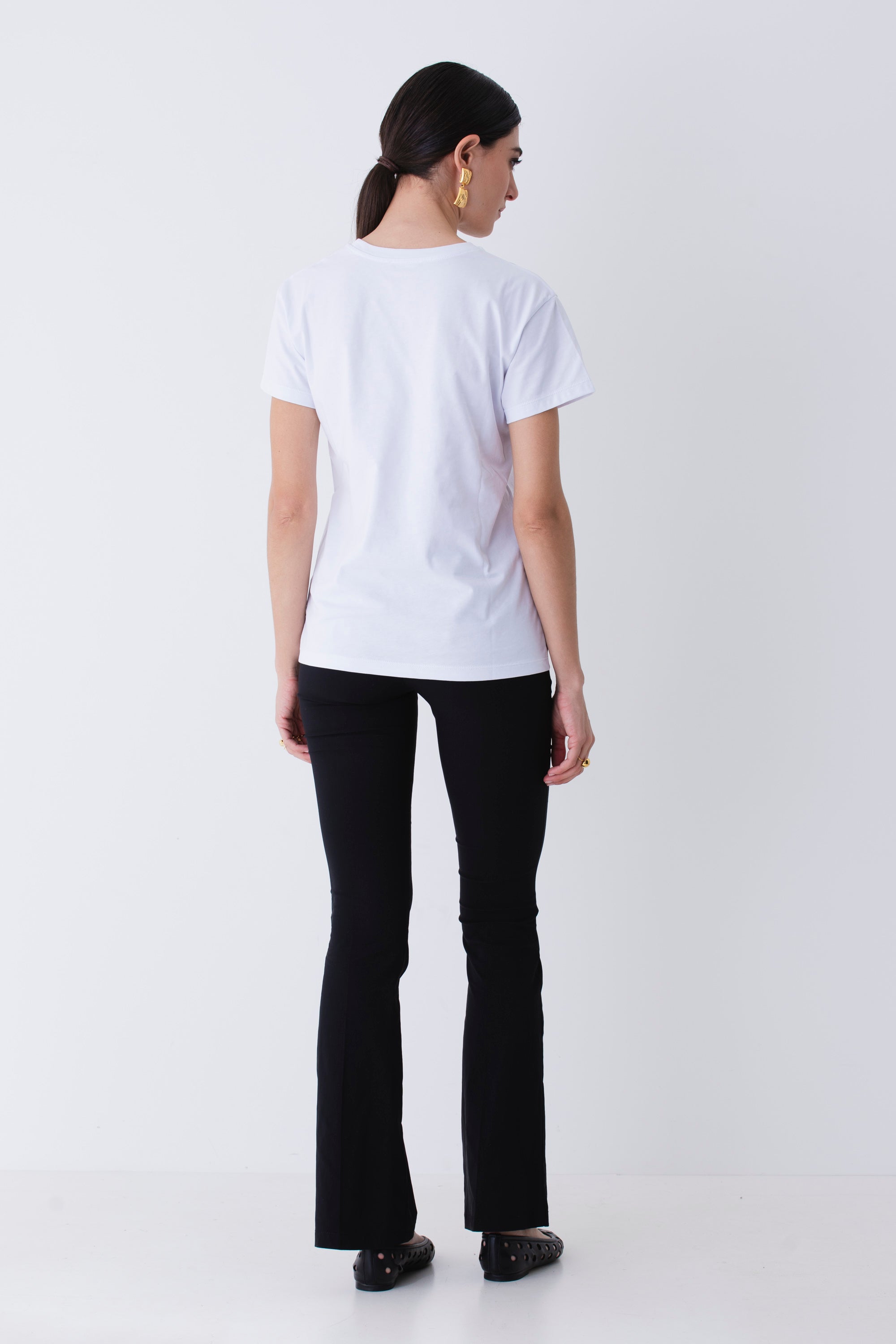 T-shirt ricamata con scritta in cotone - PE25