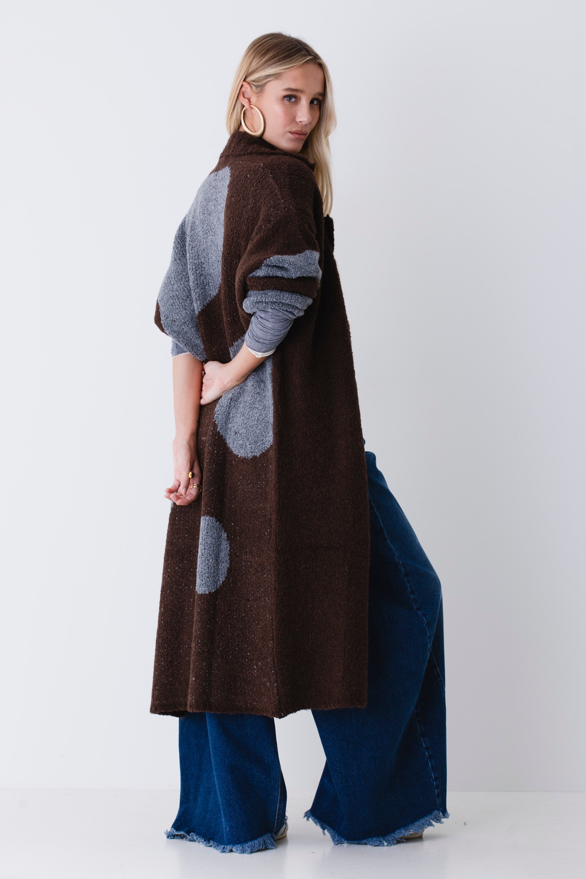 Cappotto lungo in maglia disegno pois - FW26