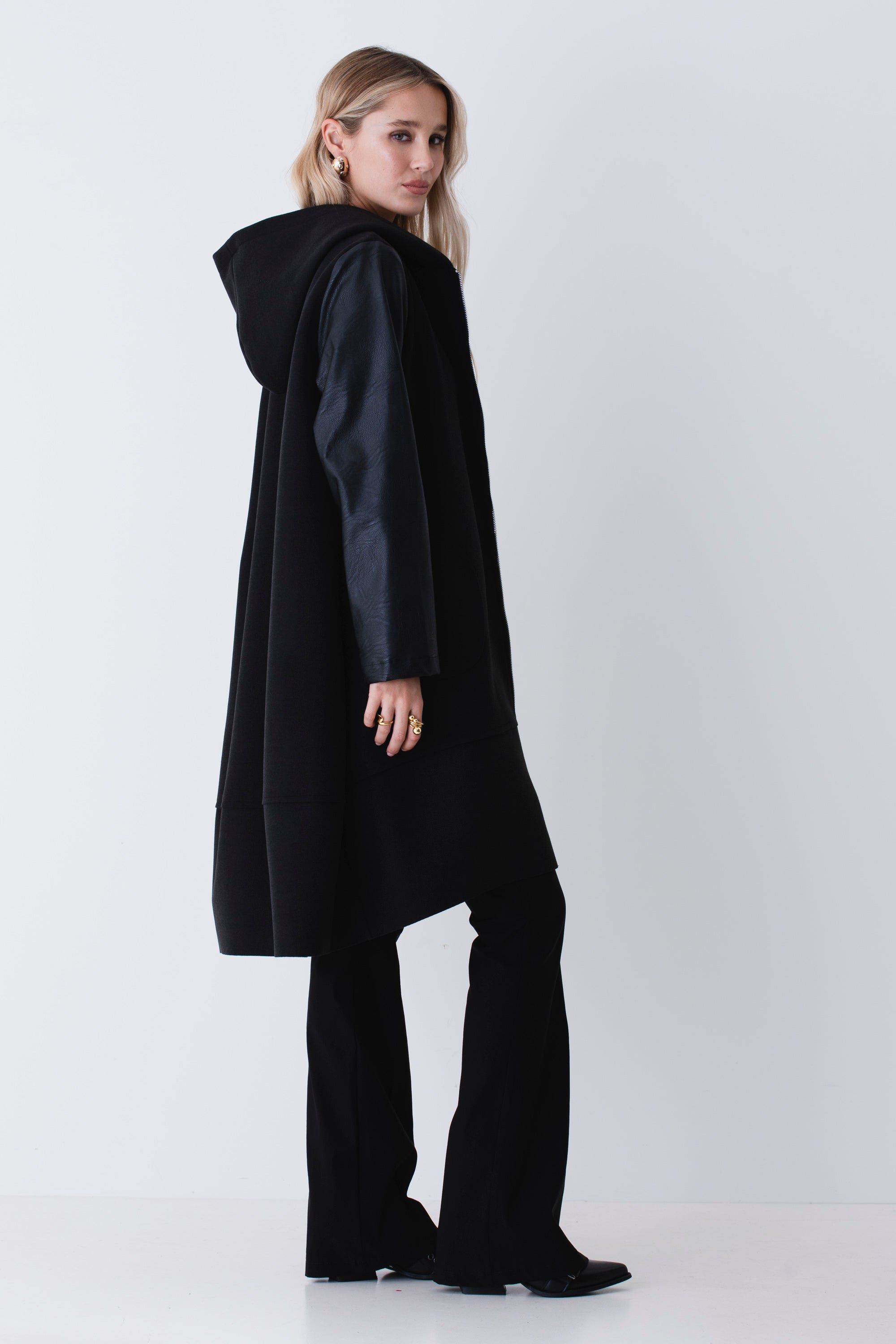 Cappotto a uovo con maniche in similpelle - FW26