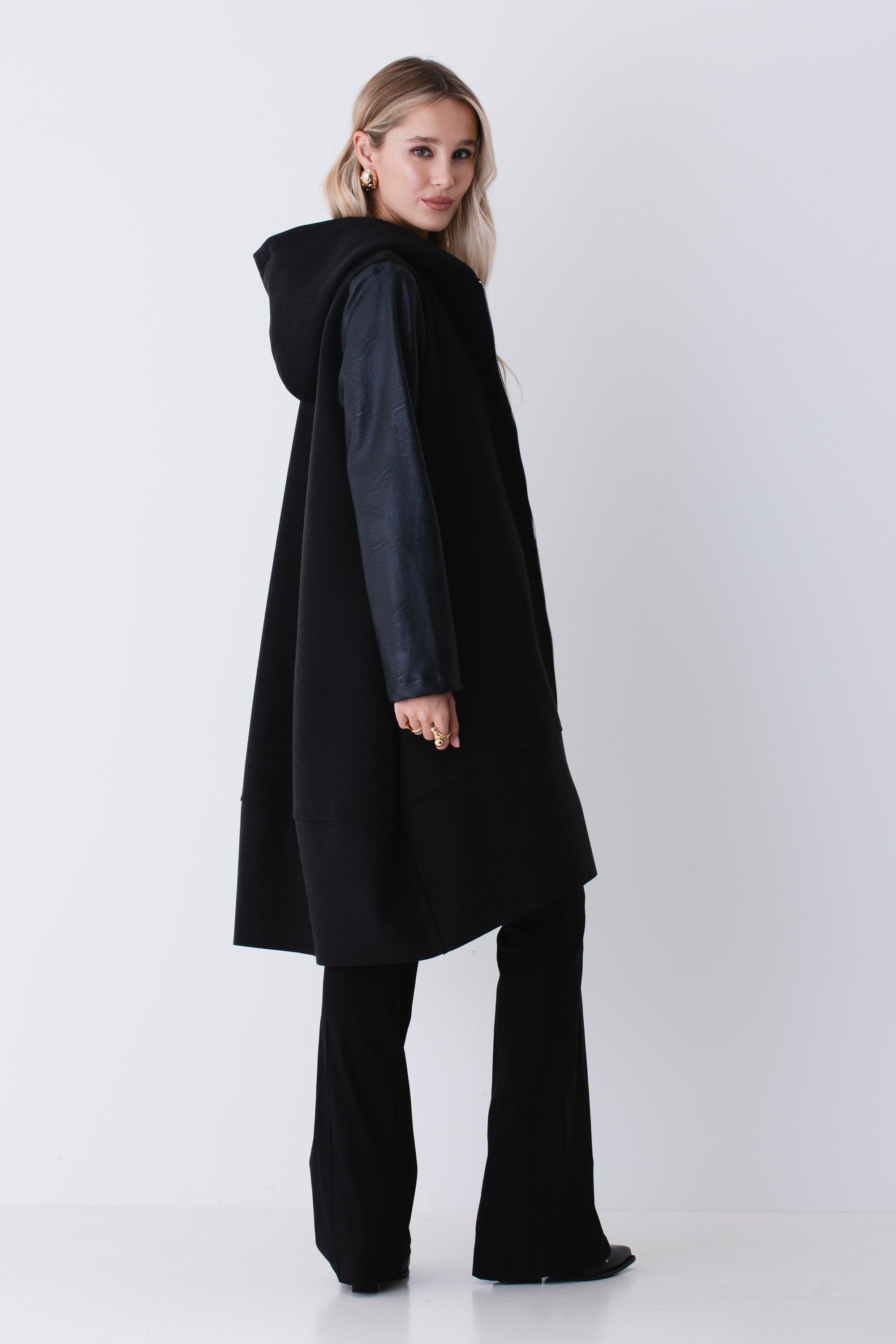 Cappotto a uovo con maniche in similpelle - FW26
