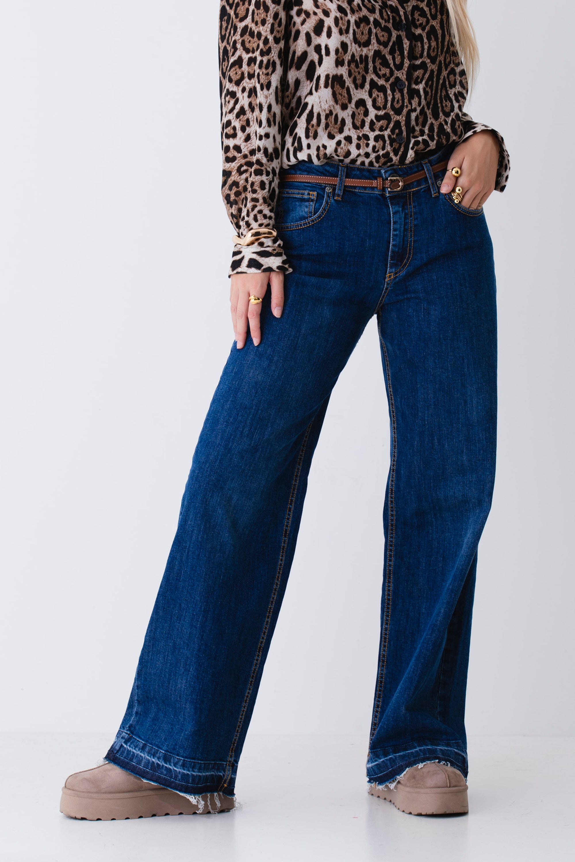 Jeans wide leg con orlo sfrangiato - FW26