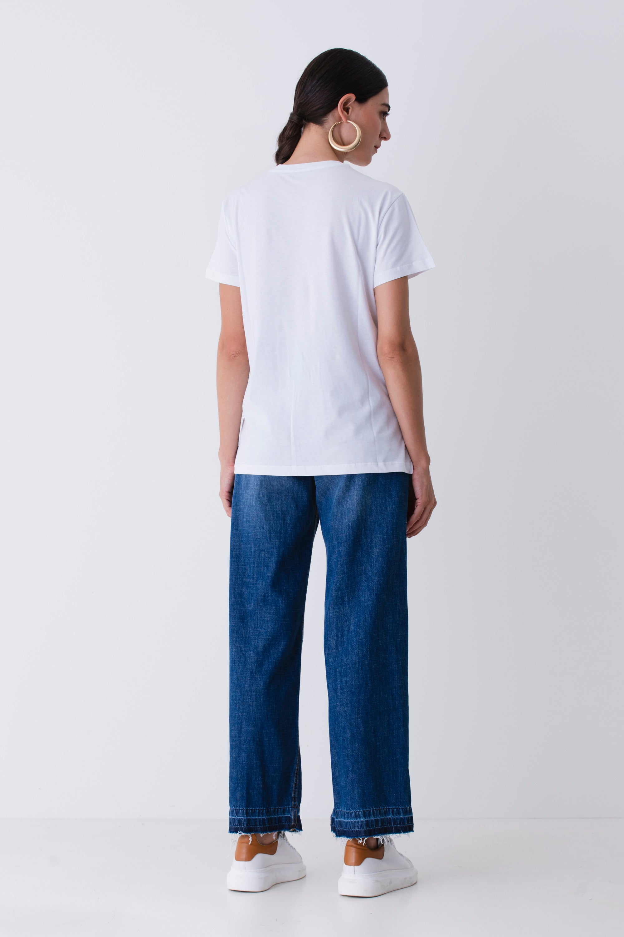 T-shirt in cotone con strass - PE25