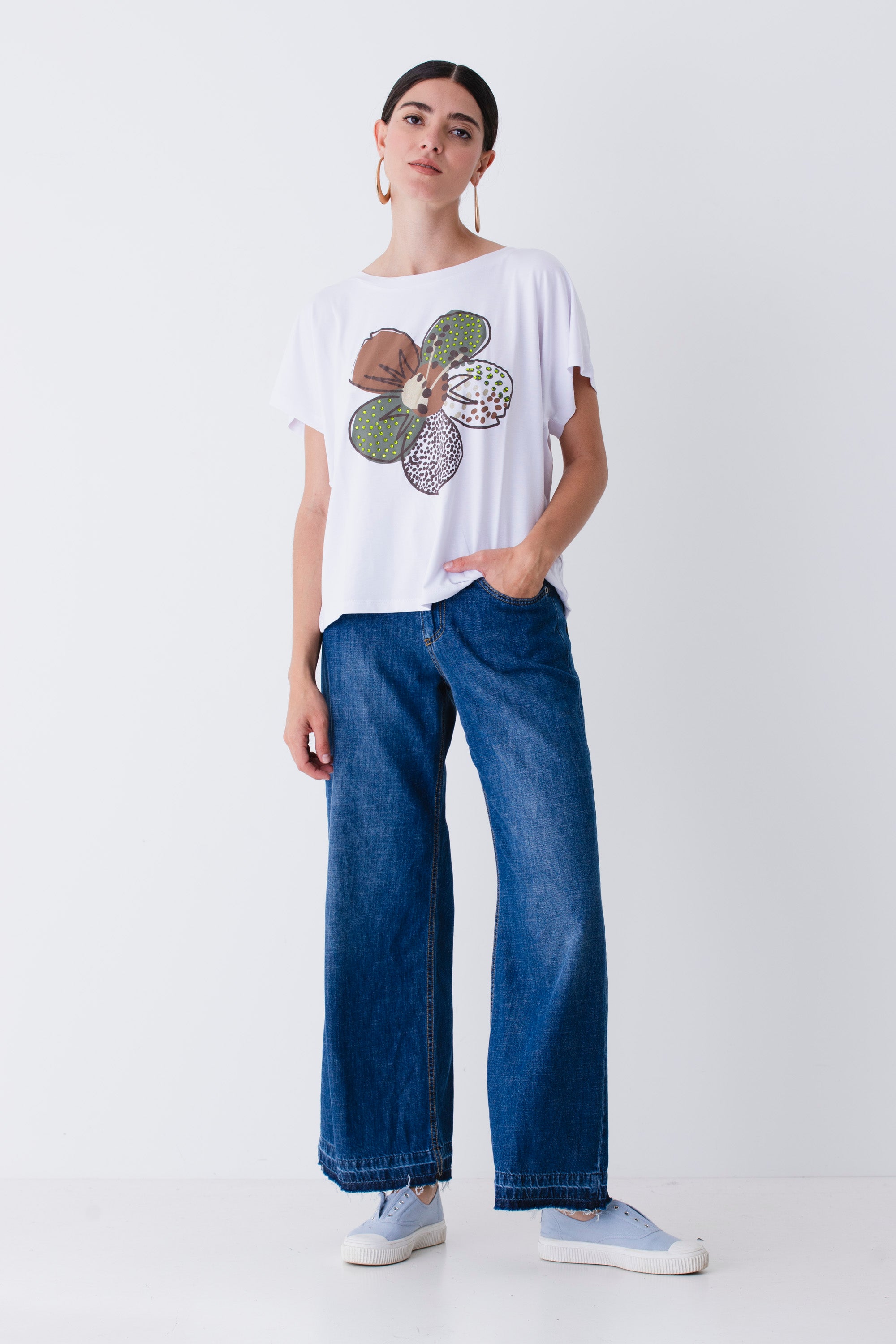 T-shirt over in viscosa con strass - PE25