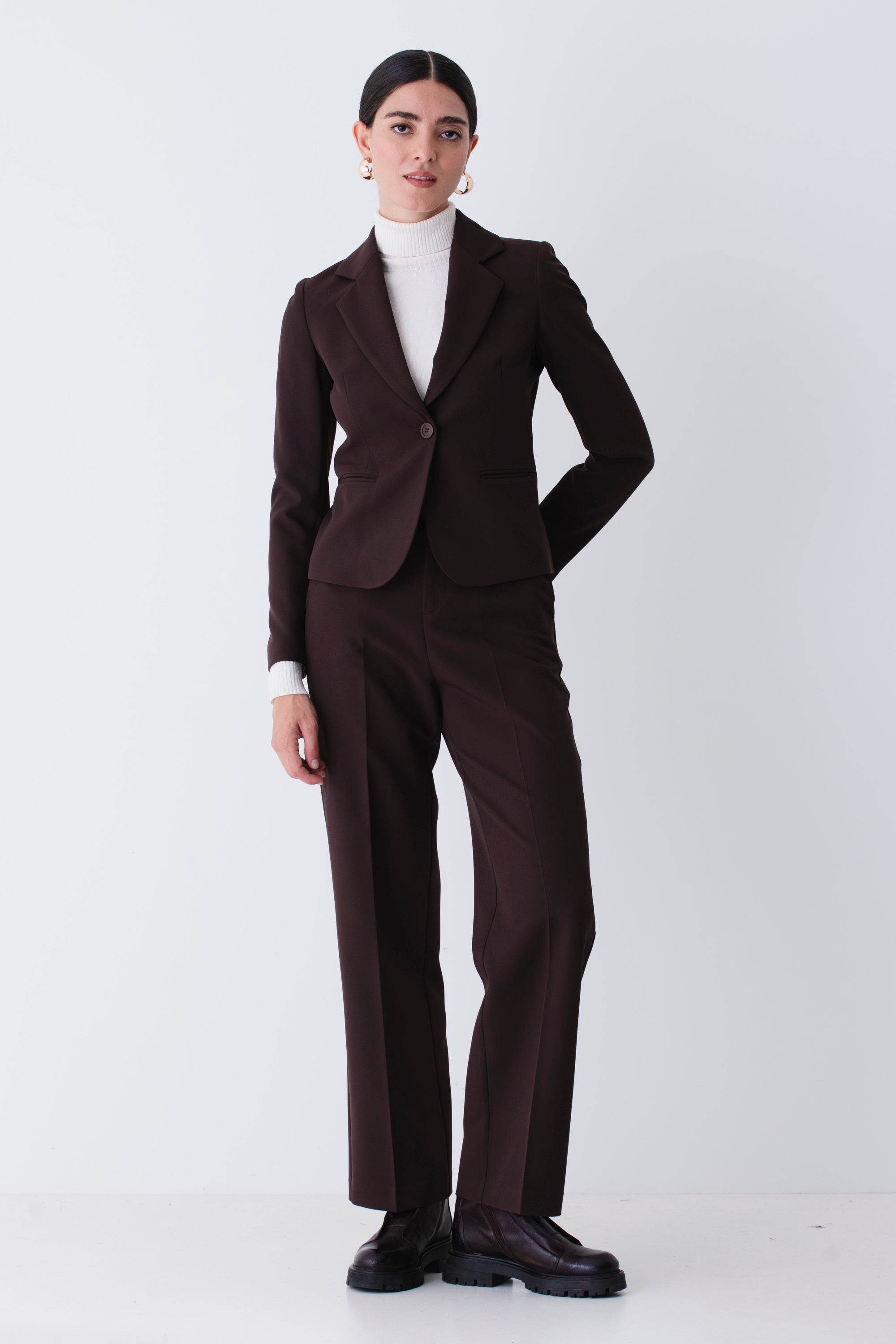 Completo ad un petto in tessuto tecnico elasticizzato - FW26