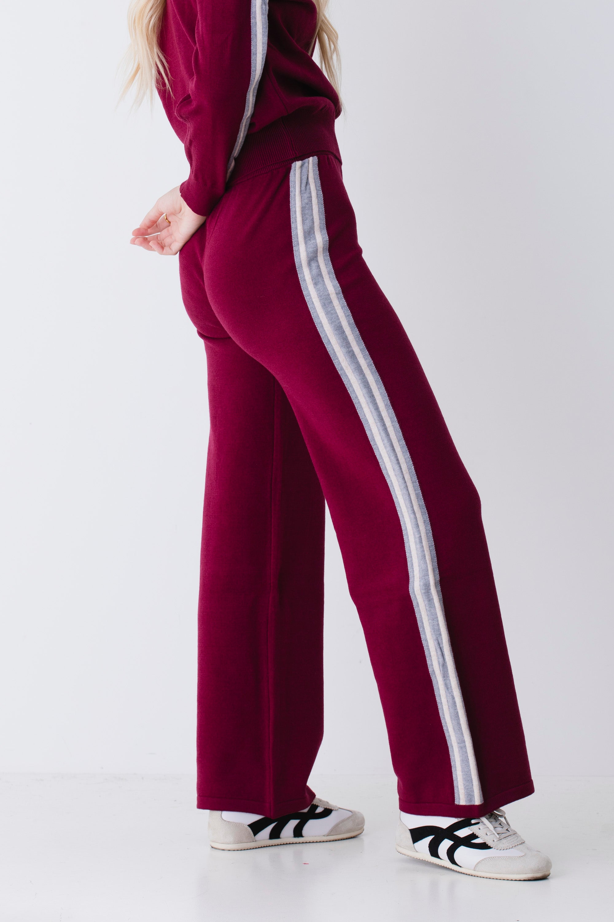 Pantalone a palazzo in maglia con bande a contrasto - FW26