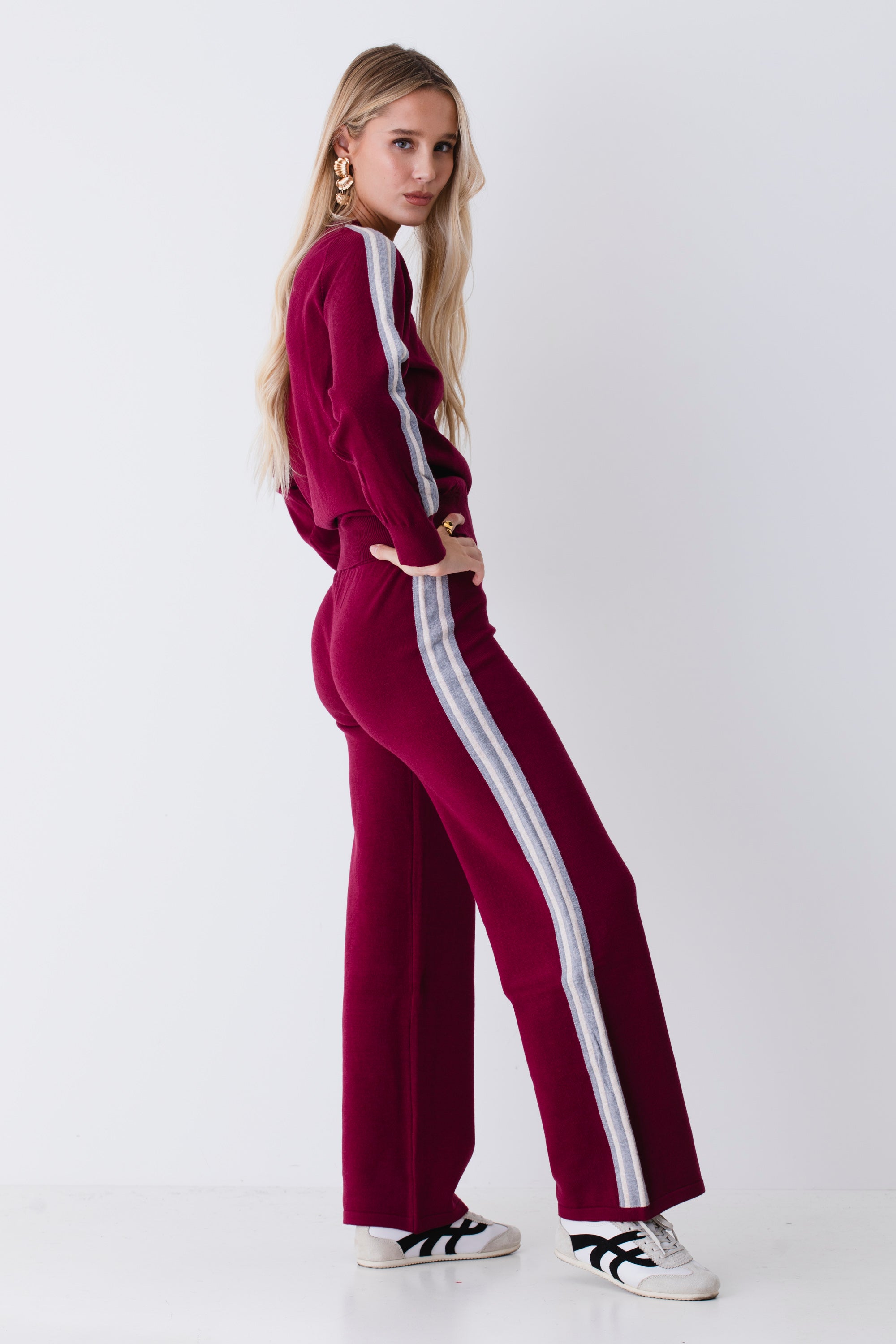 Pantalone a palazzo in maglia con bande a contrasto - FW26