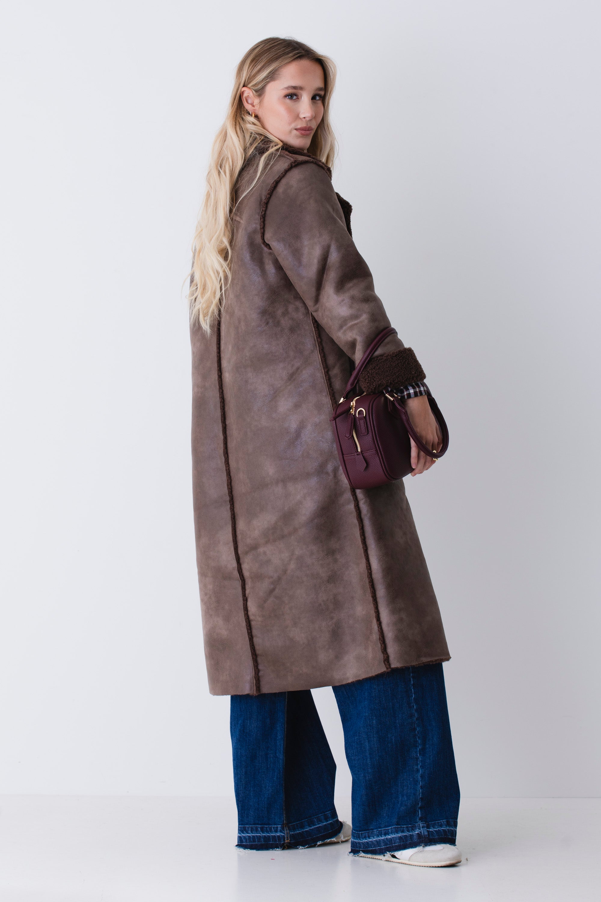Cappotto lungo doppio petto in tessuto effetto montone - FW26