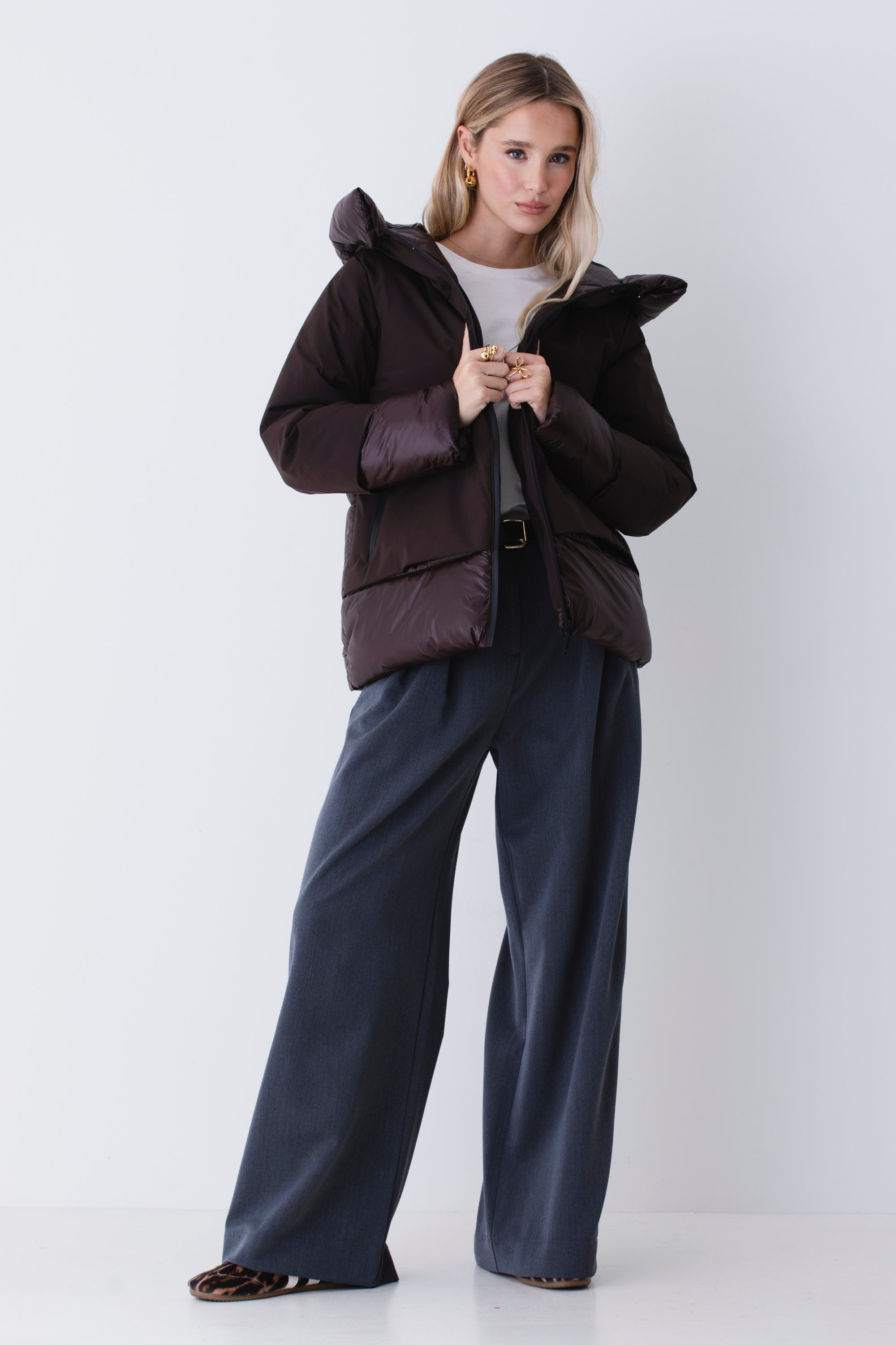 Piumino corto in nylon con inserti in tessuto imbottito lucido - FW26