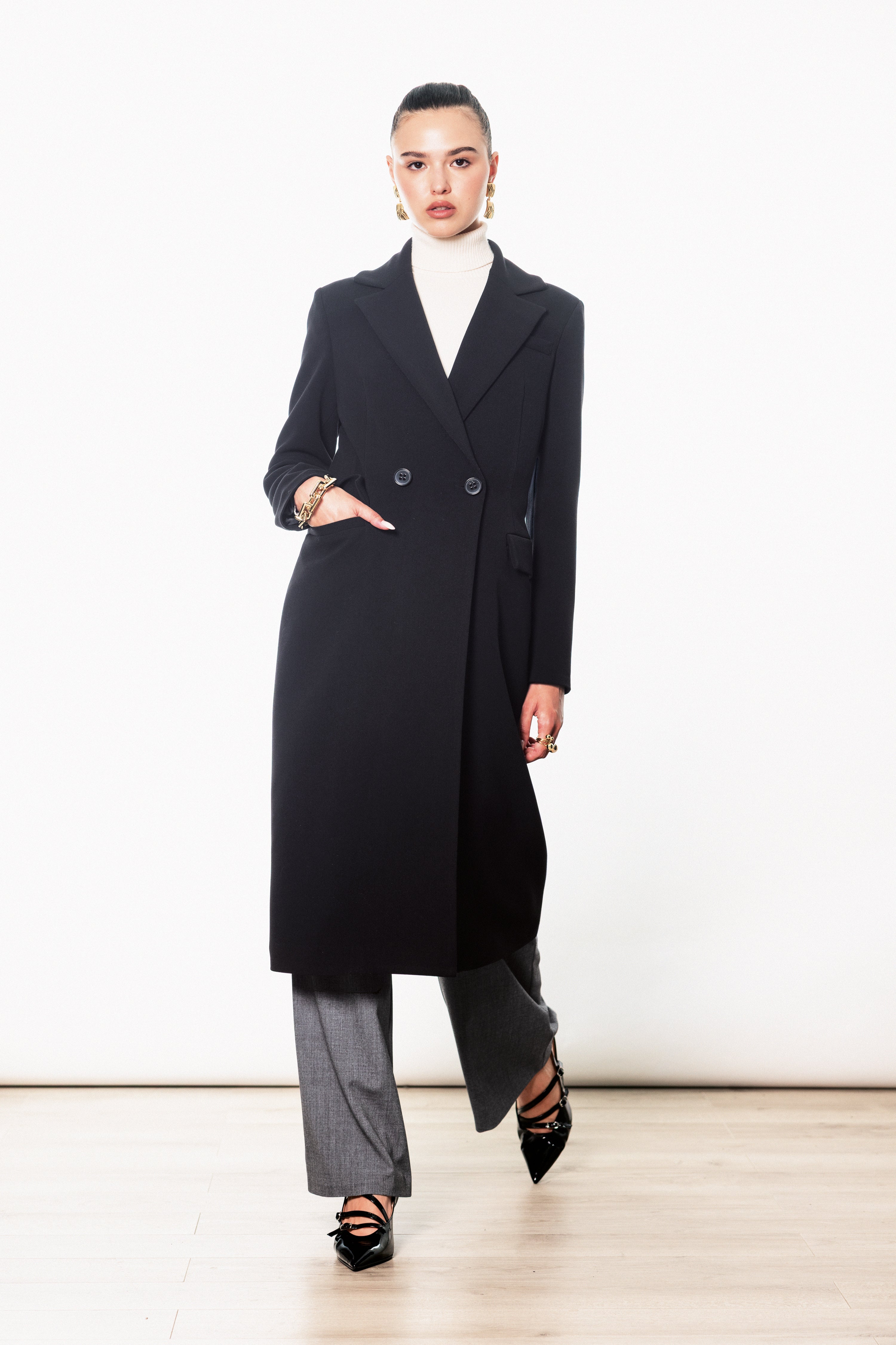 Cappotto lungo doppio petto in triplo crepe - FW26