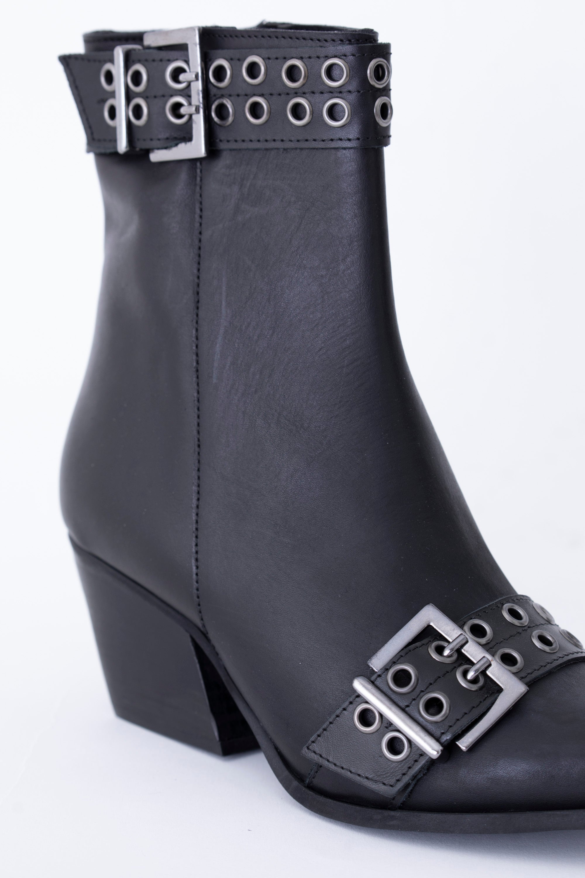 Stivaletto texano con fibbie - FW26