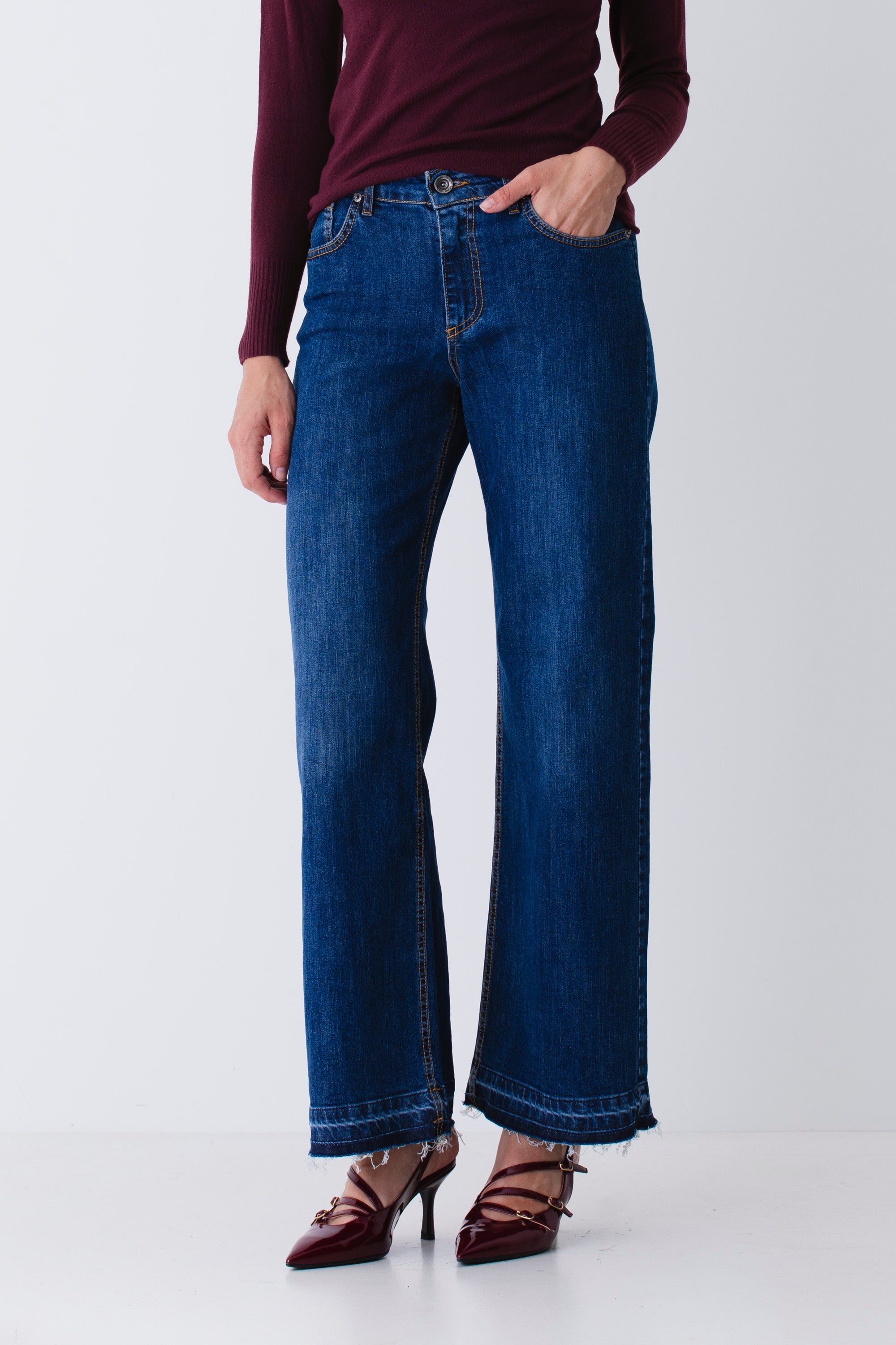 Jeans wide leg con orlo sfrangiato - FW26