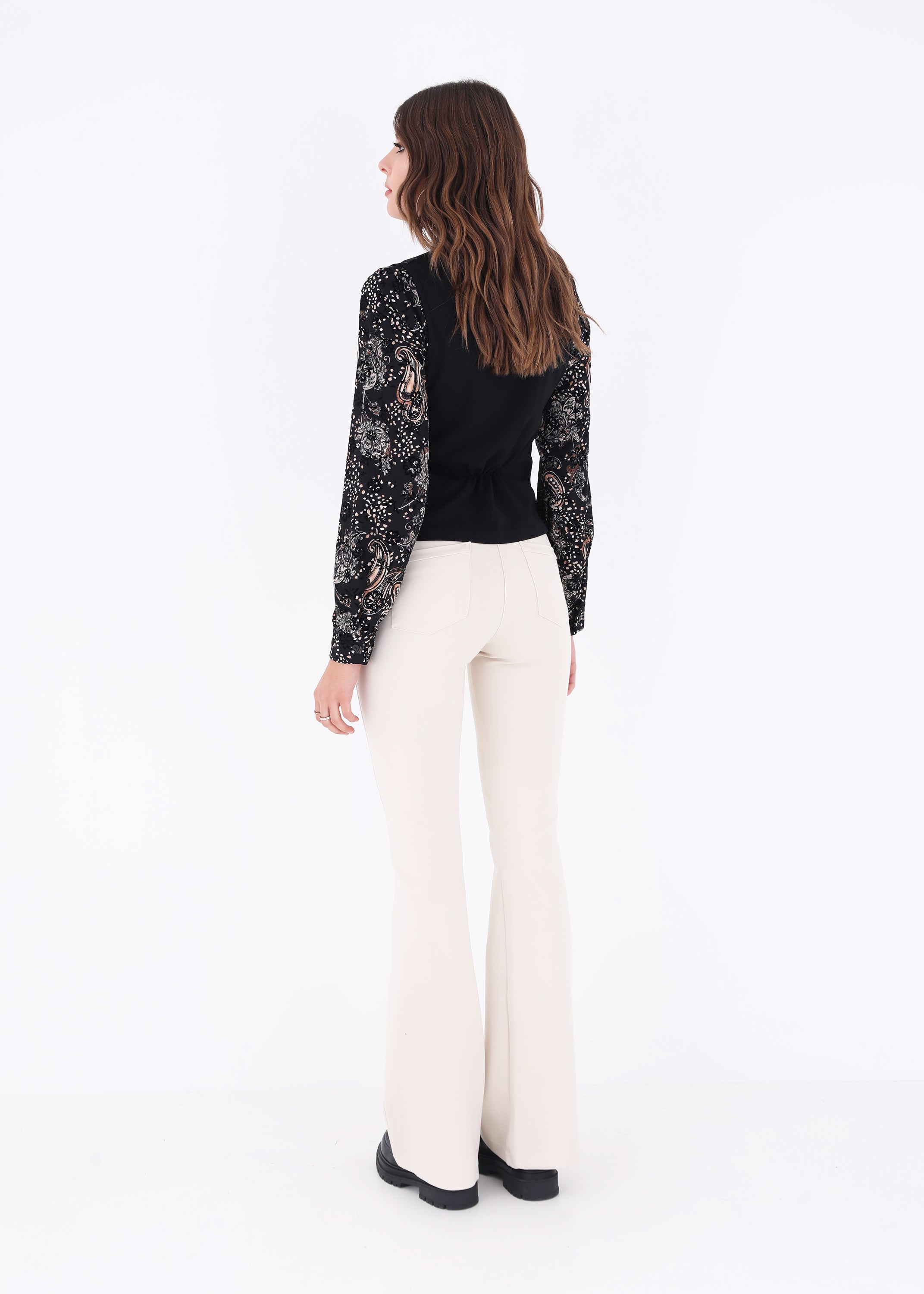 Pantalone a zampa push up in tessuto elasticizzato - FW23