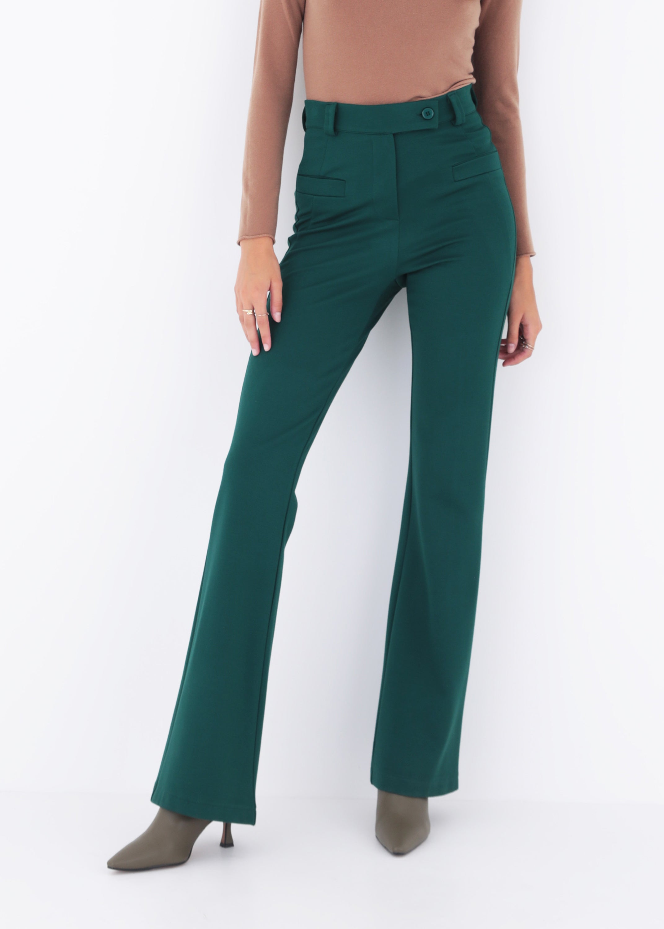 Pantalone a vita alta a zampa in punto milano FW23