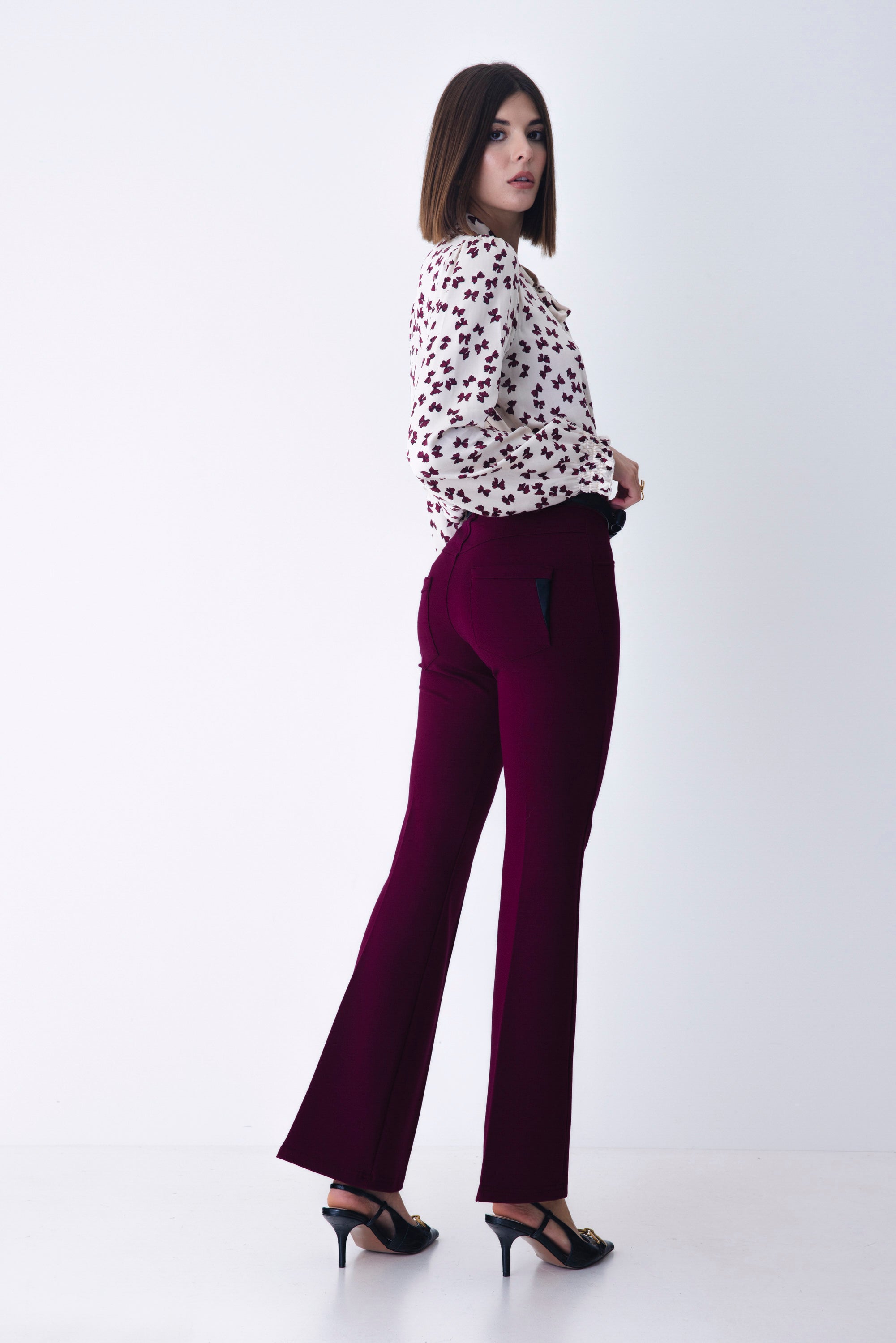 Pantalone a zampa in punto milano stretch - FW25