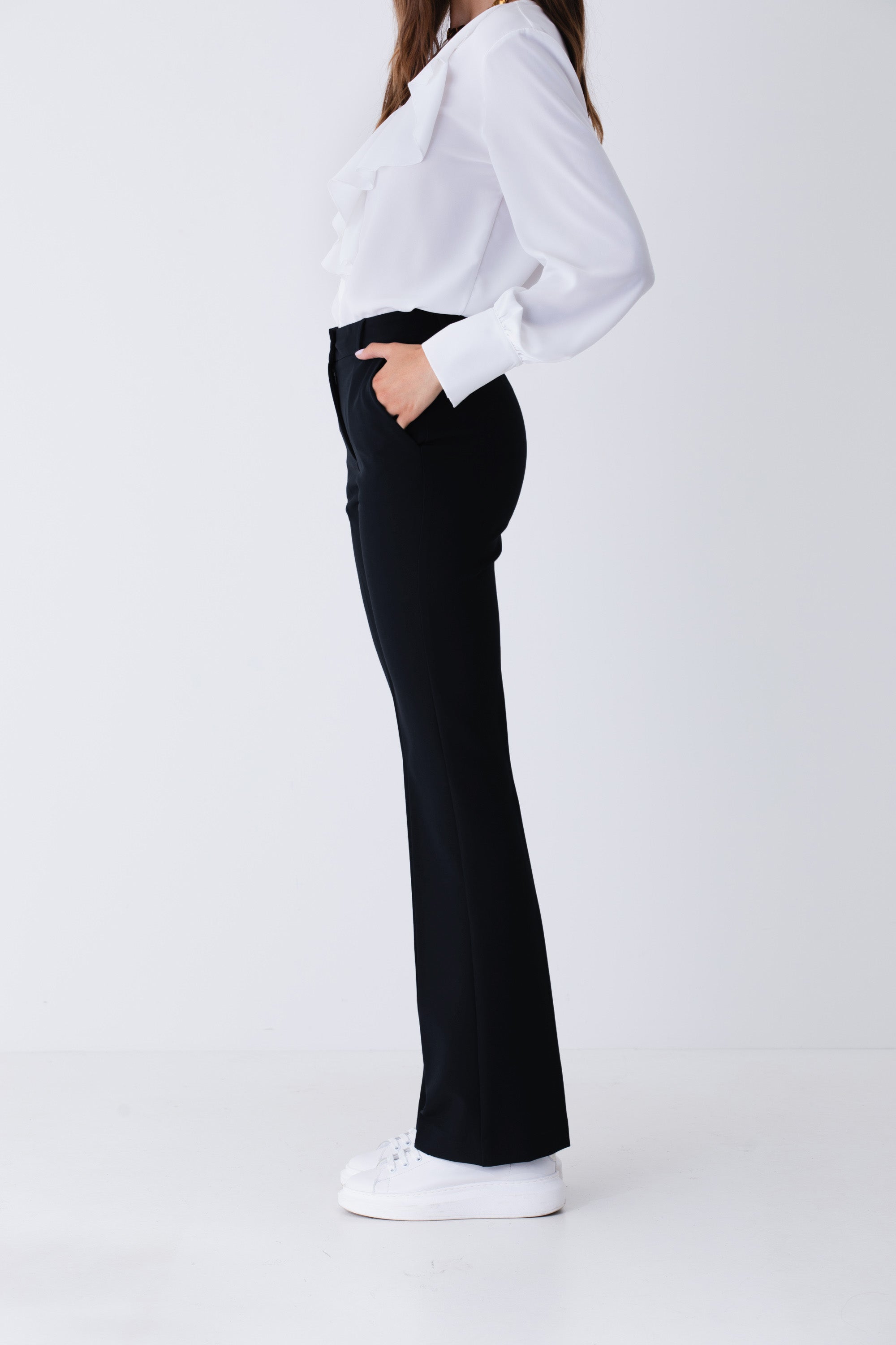 Pantalone a zampa in tessuto tecnico elasticizzato - FW25