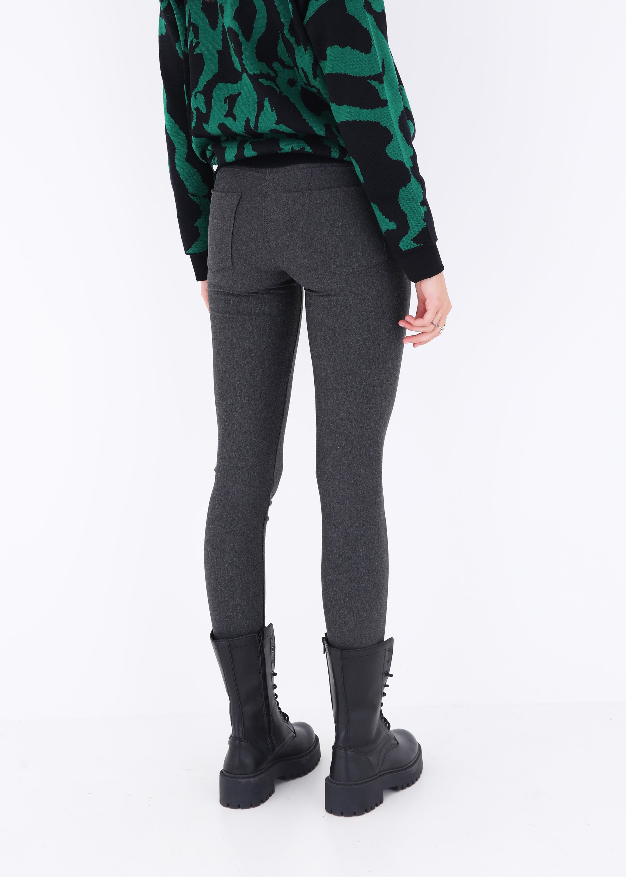 Pantalone dritto push up in tessuto elasticizzato - FW23