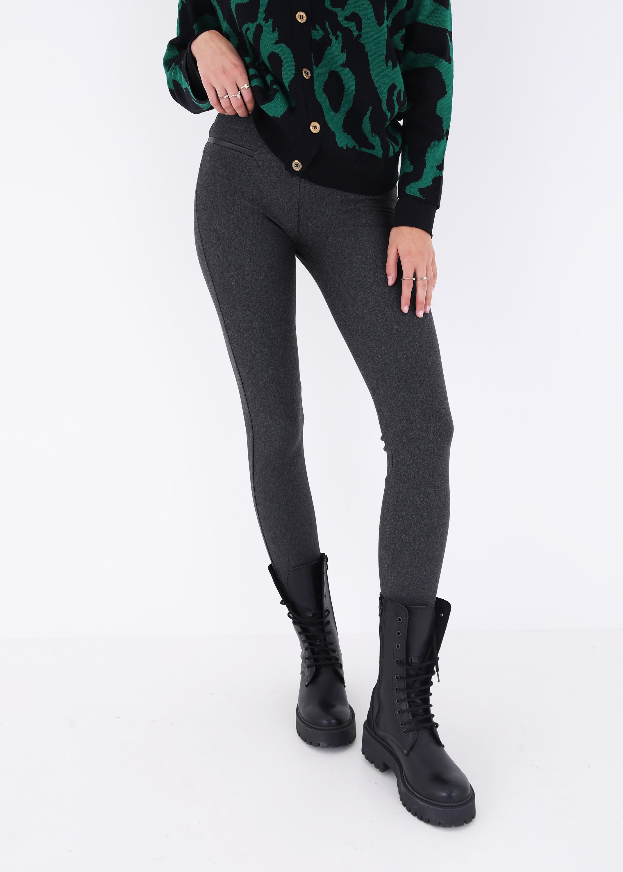 Pantalone dritto push up in tessuto elasticizzato - FW23