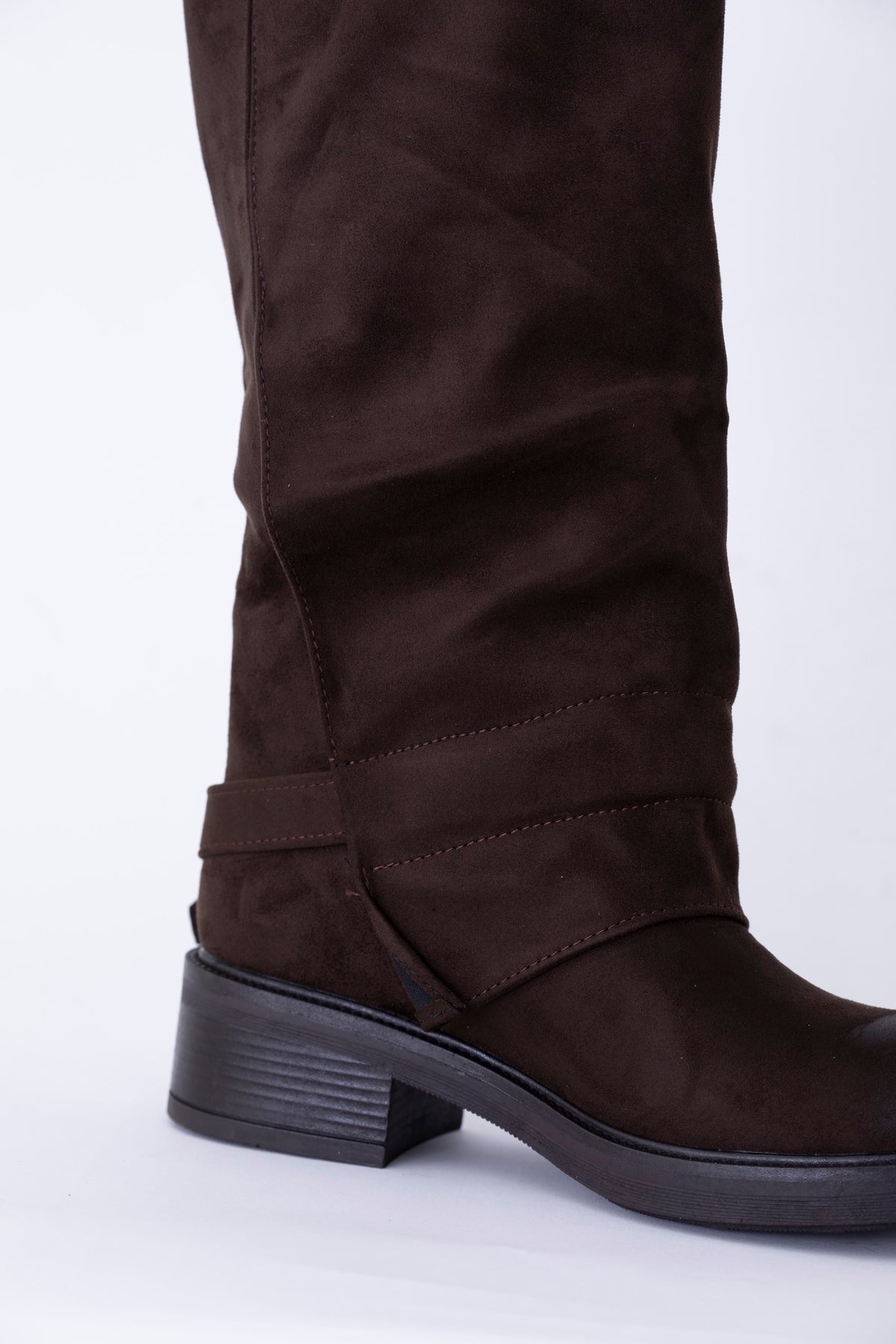 Stivale alto con risvolto e fibbie in effetto pelle - FW27