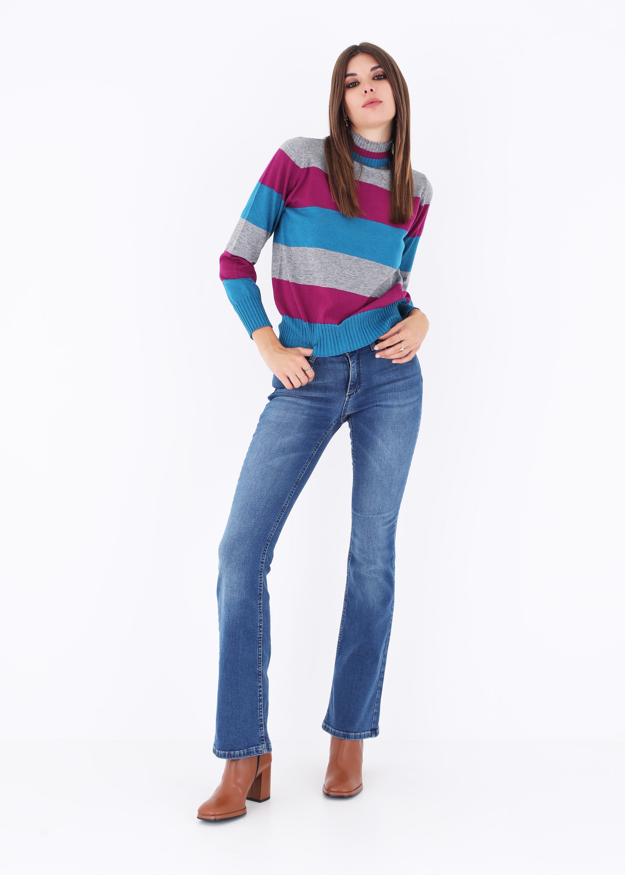 Maglia con collo a cratere a righe orizzontali - FW23