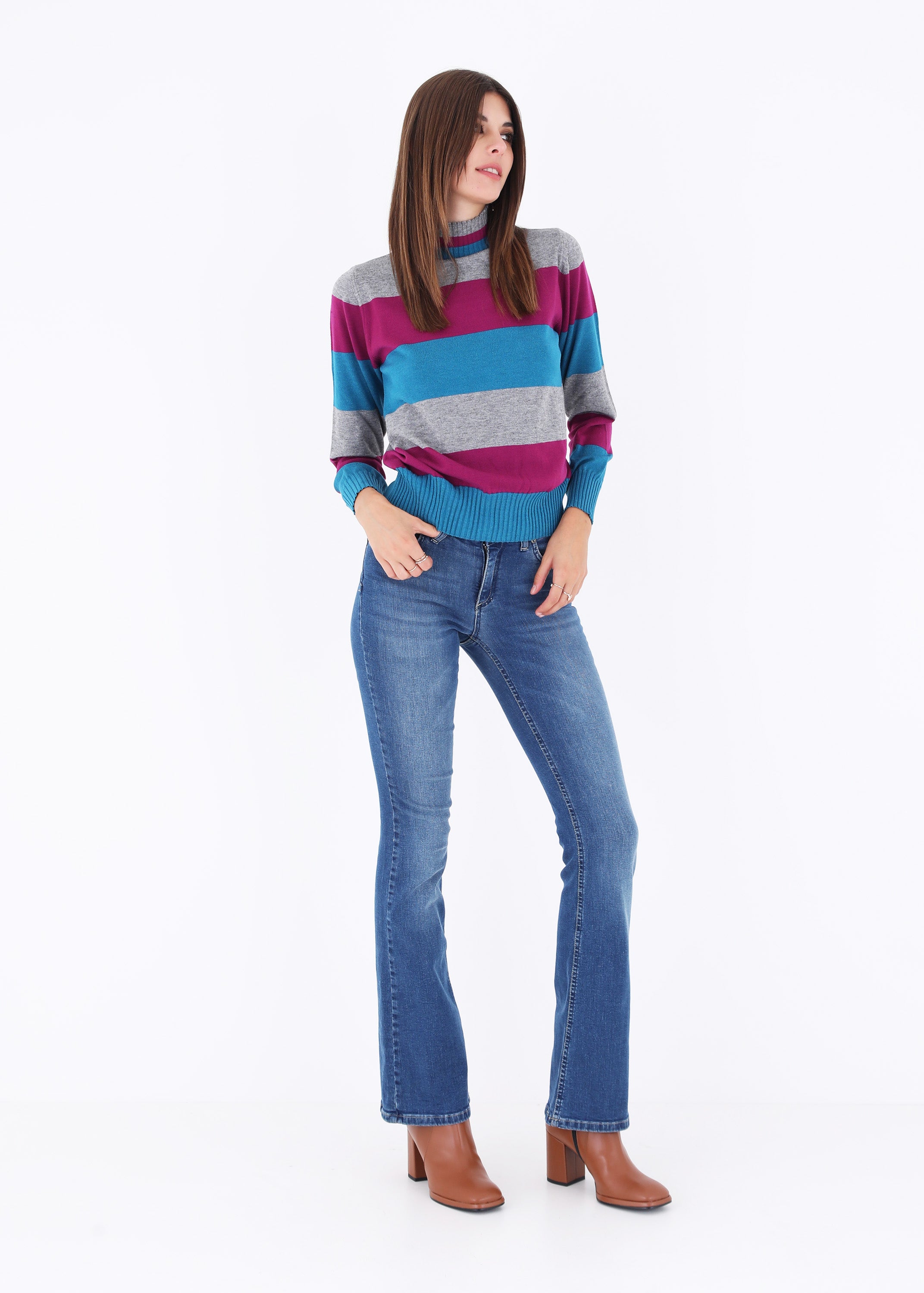 Maglia con collo a cratere a righe orizzontali - FW23