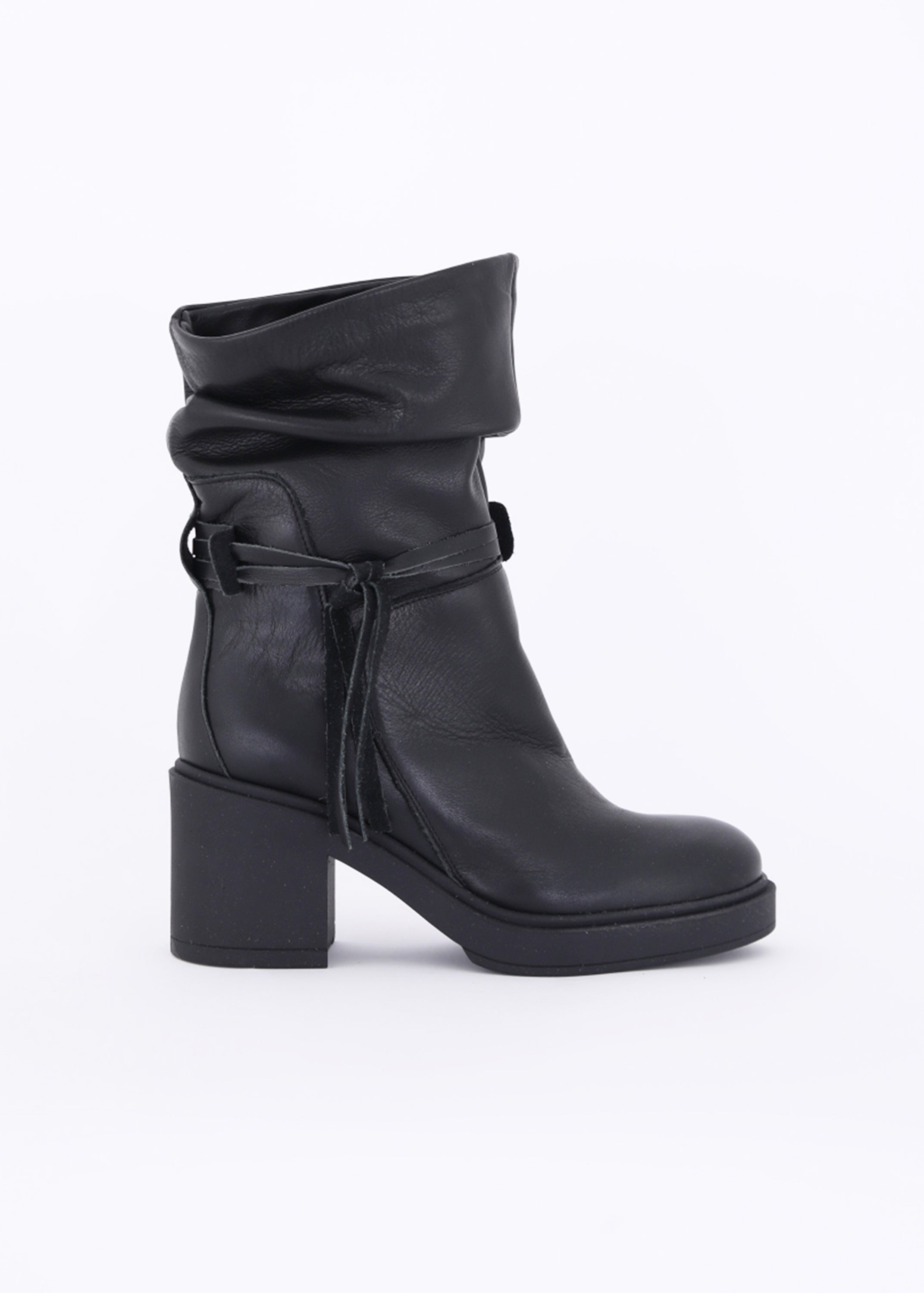 Tronchetto in pelle con laccetto - FW23