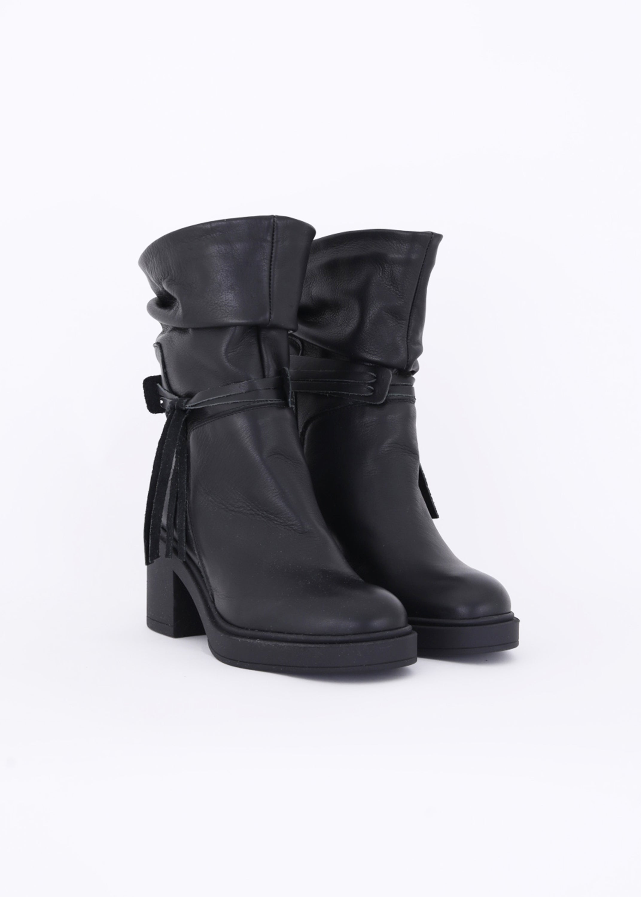 Tronchetto in pelle con laccetto - FW23
