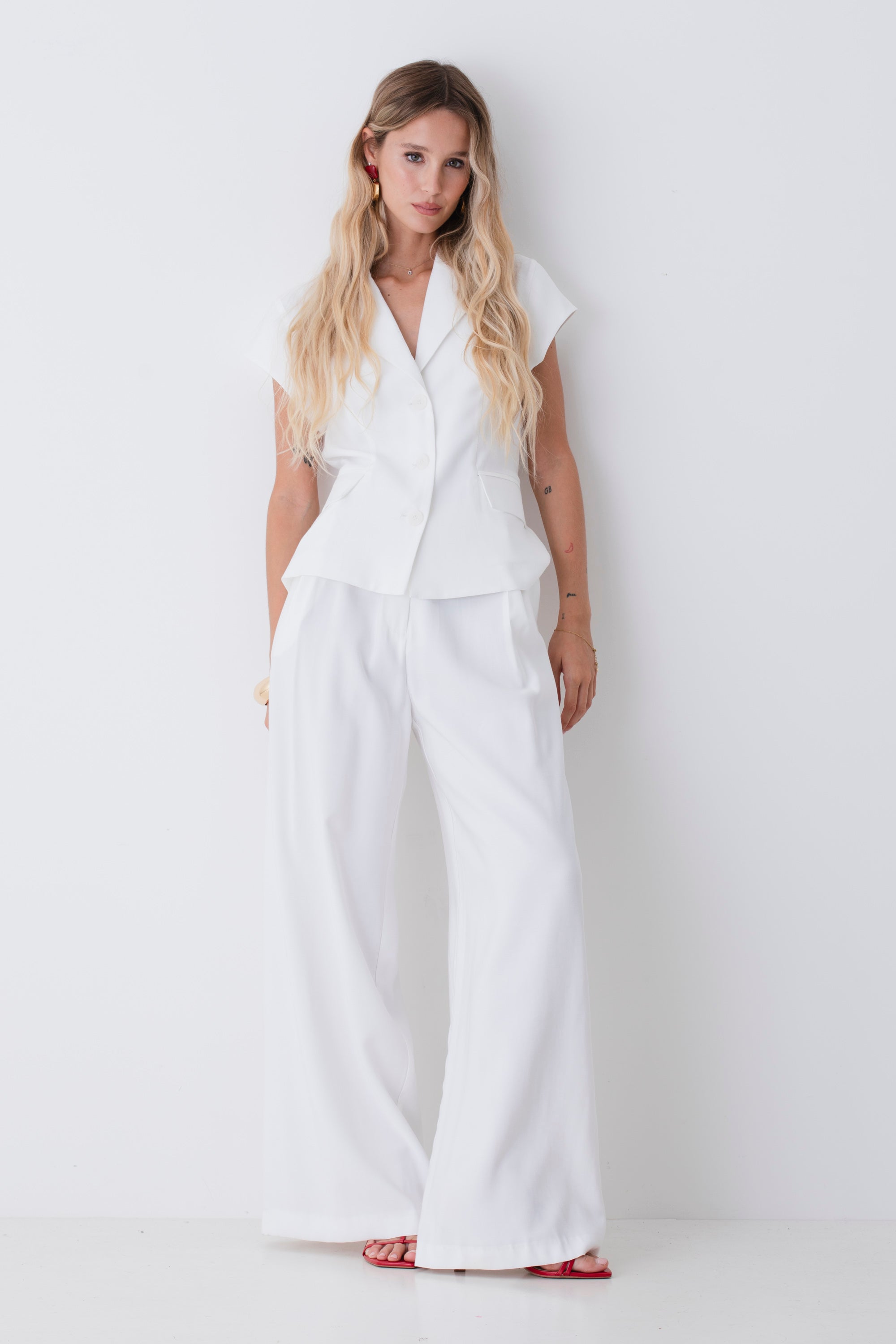 Pantalone palazzo in viscosa con cinta con bottoni applicati - PE26
