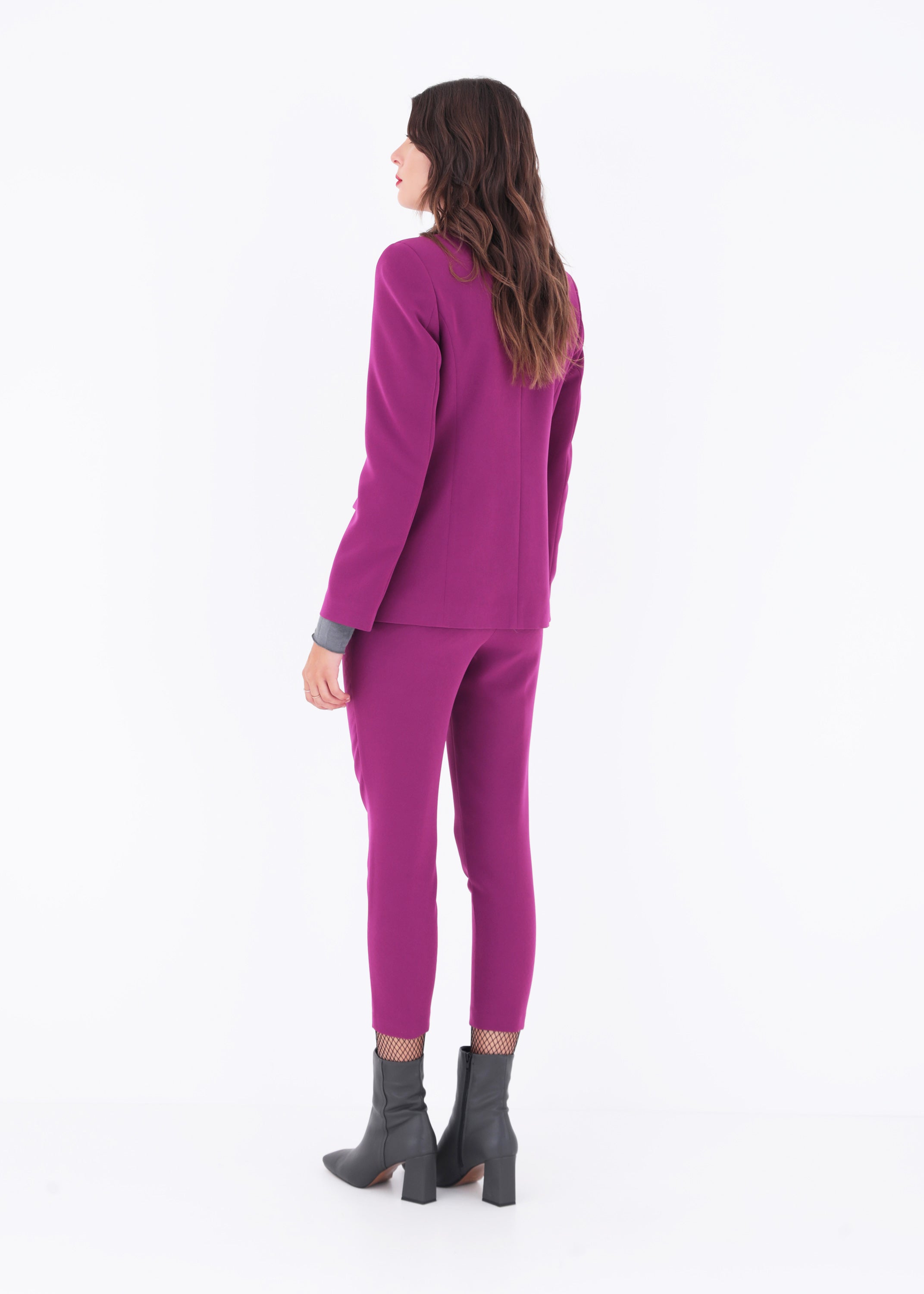 Completo ad un petto in tessuto tecnico elasticizzato - FW23