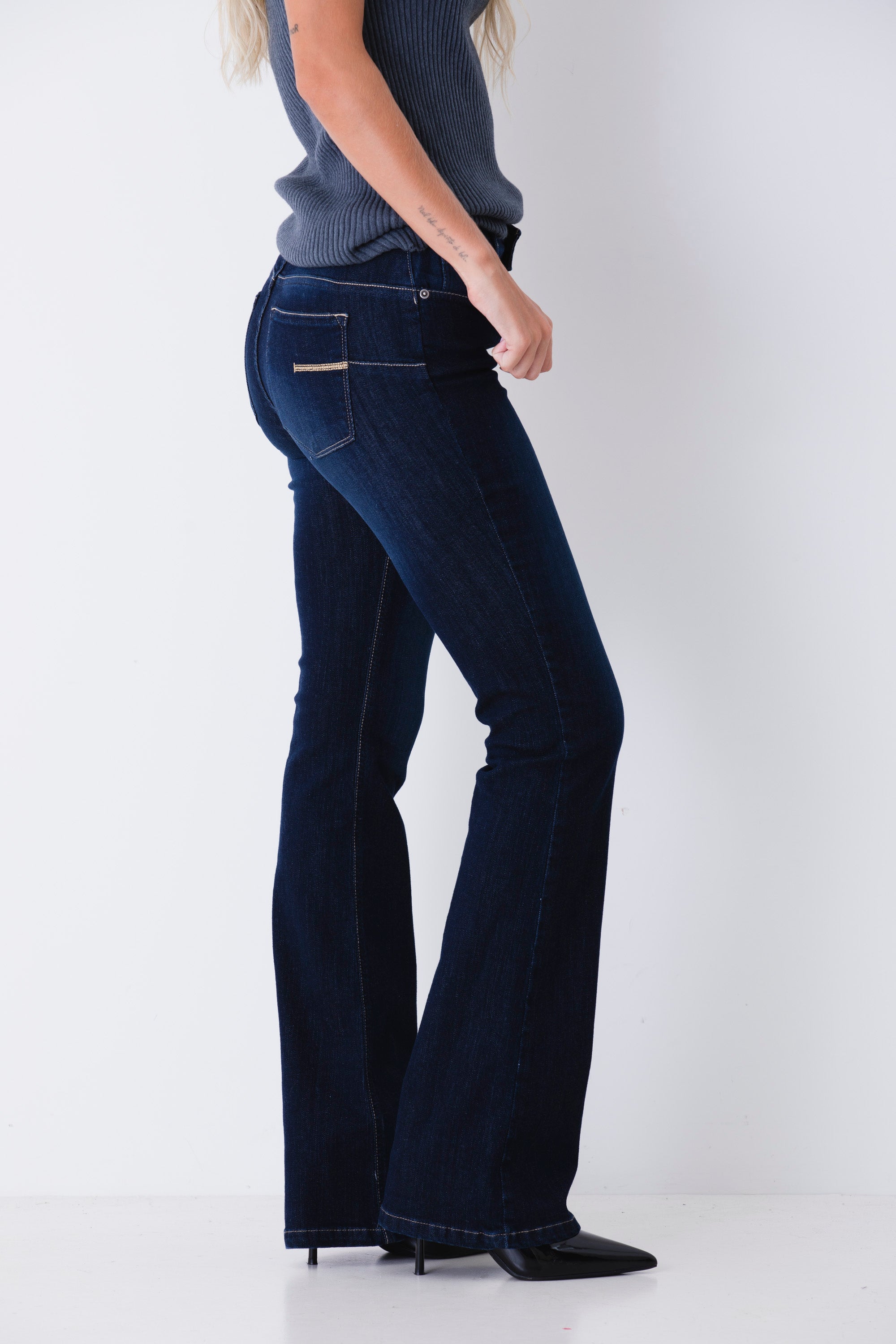Jeans a zampa elasticizzato - FW27