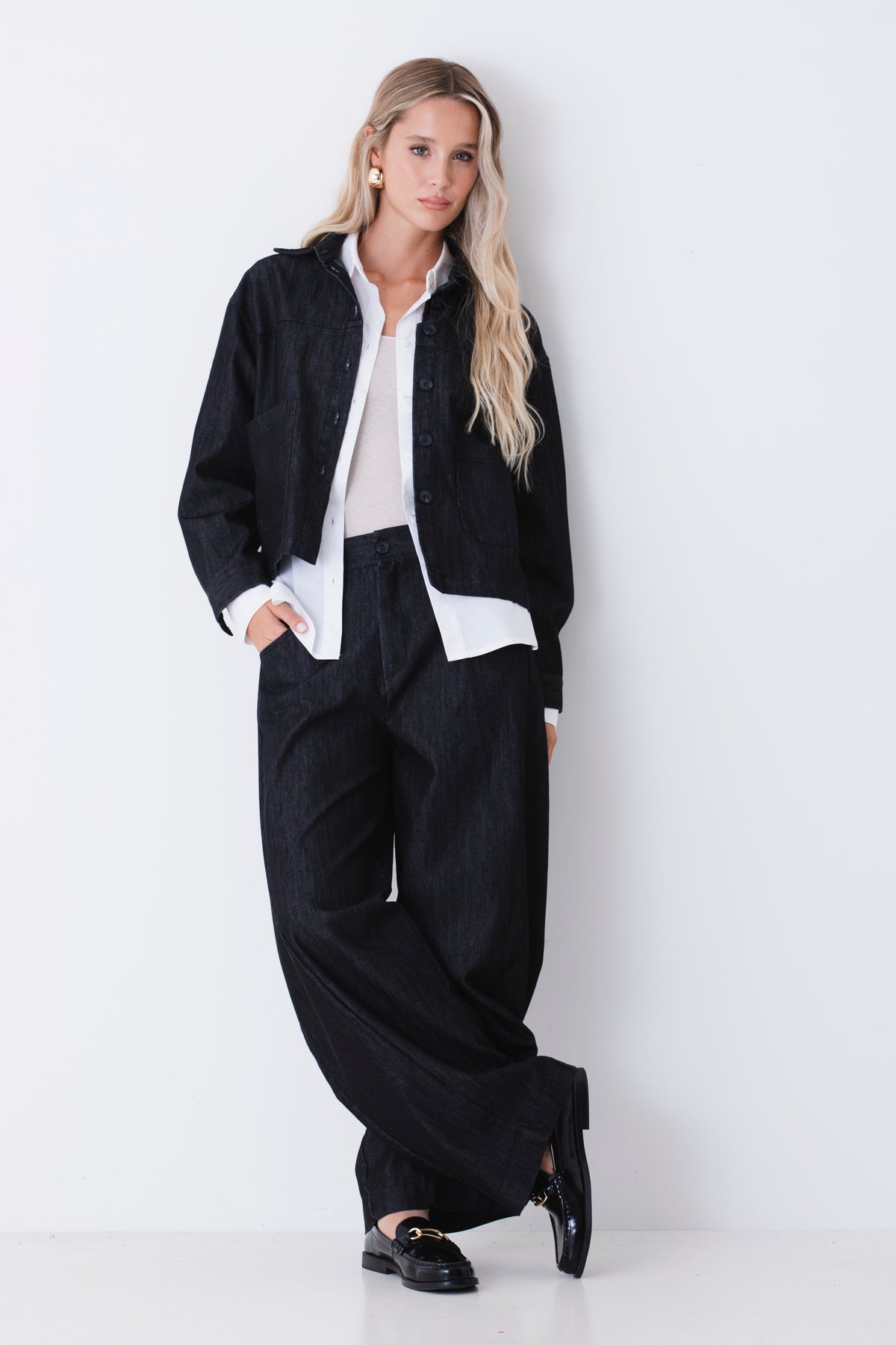 Pantalone barrel fit in tessuto effetto jeans - FW27