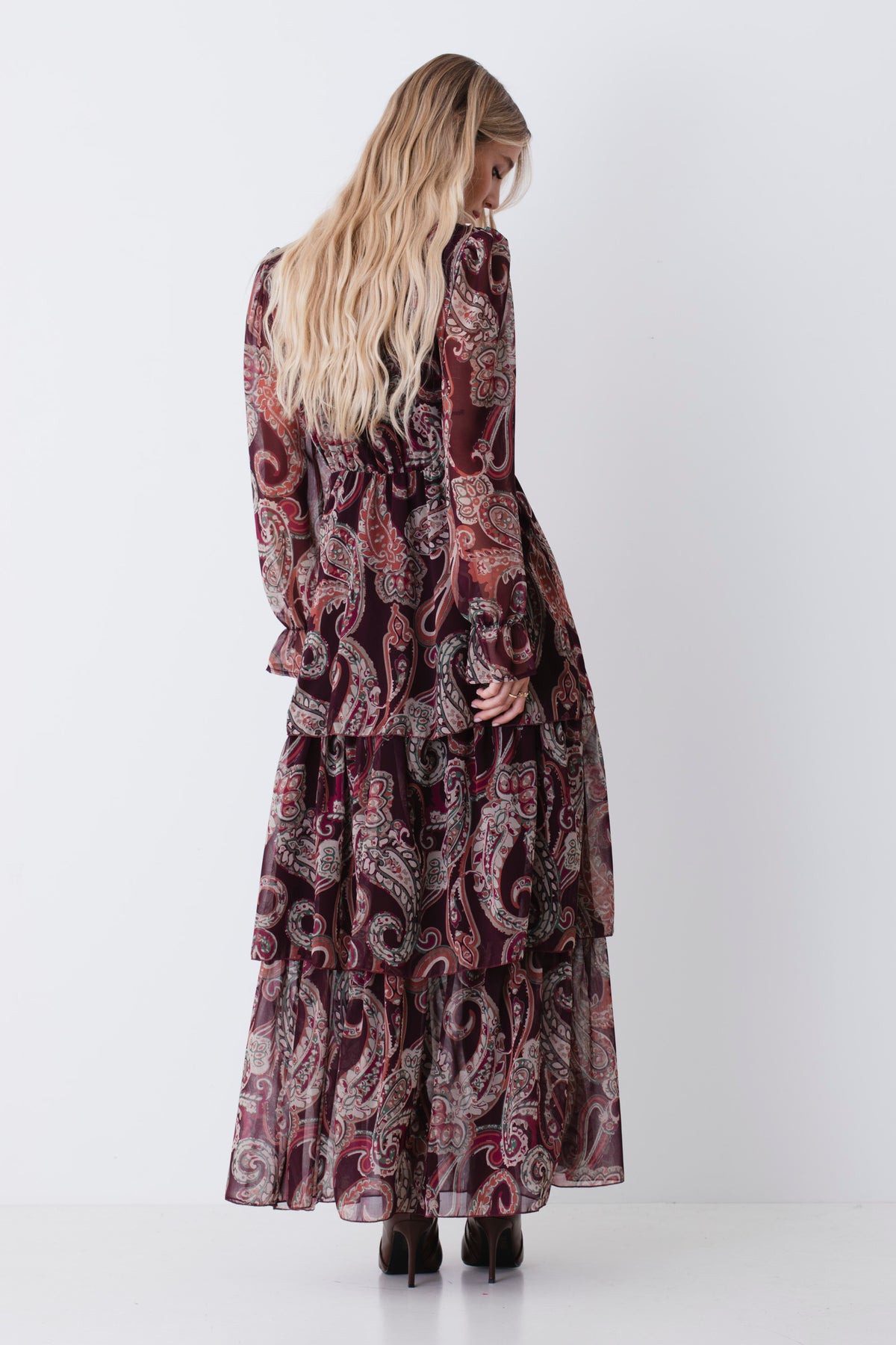 Abito lungo con balze in georgette fantasia cachemire - FW27