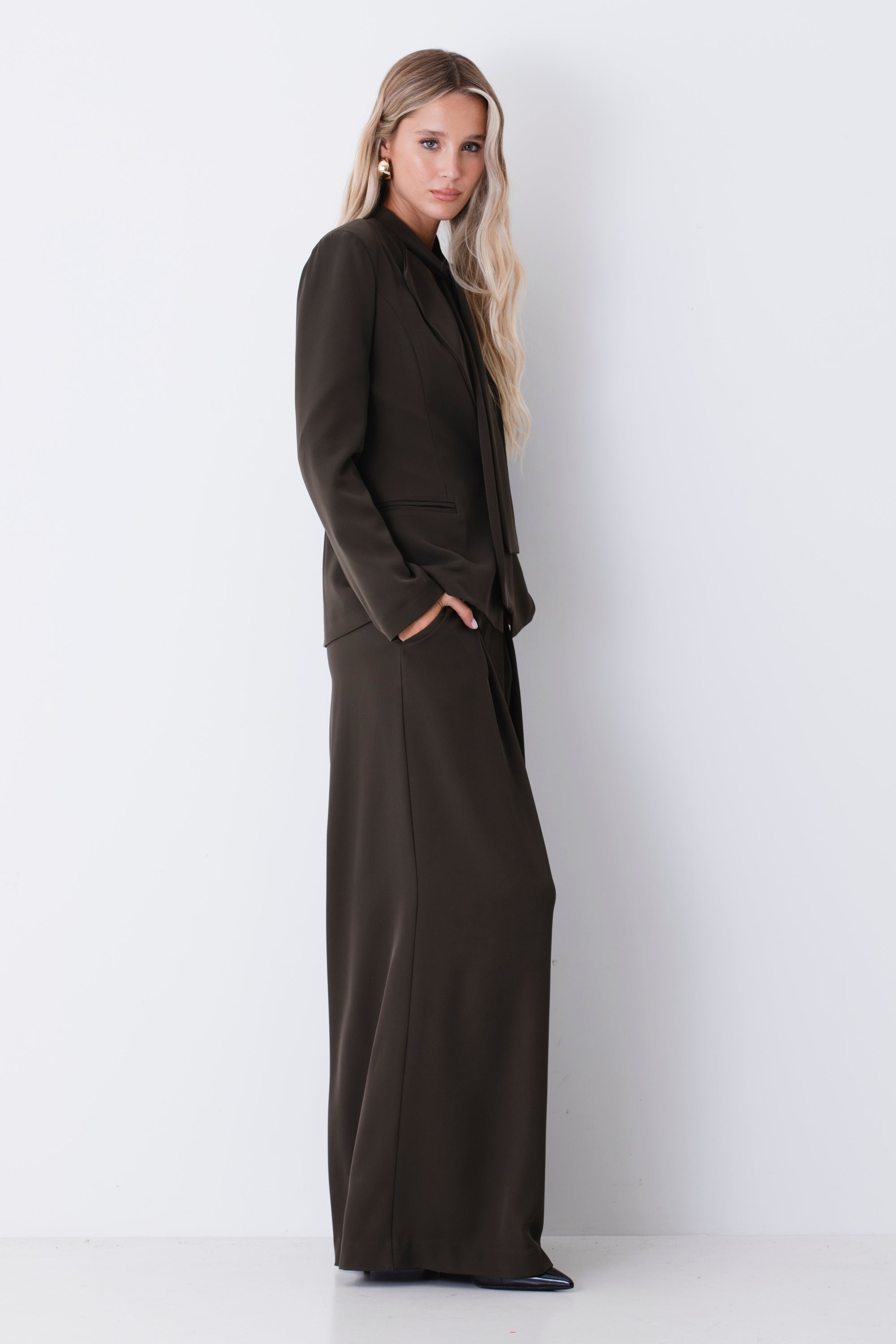 Pantalone palazzo ampio con pinces in cady fluido - FW27