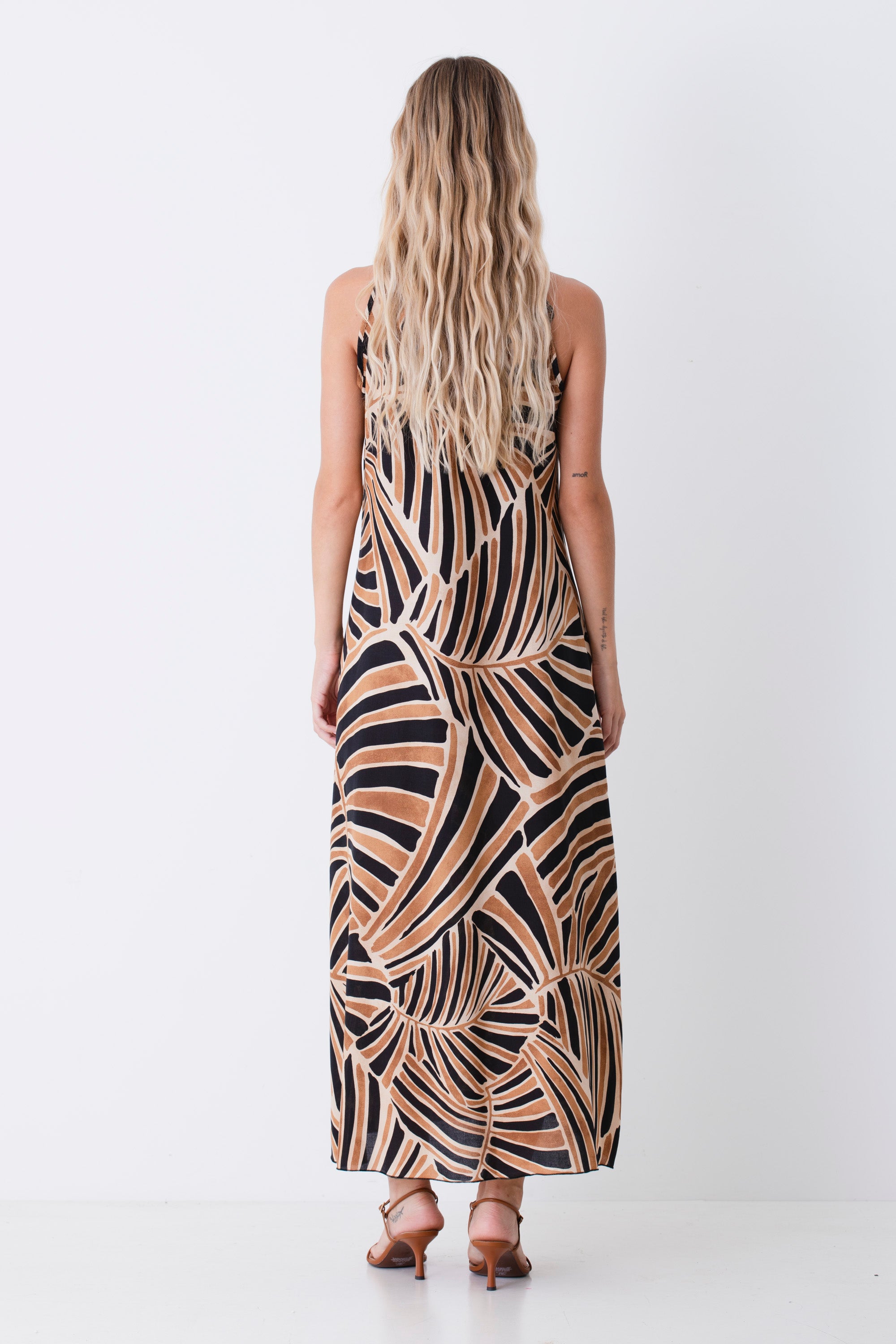Abito lungo halterneck in viscosa fantasia tropical - PE26