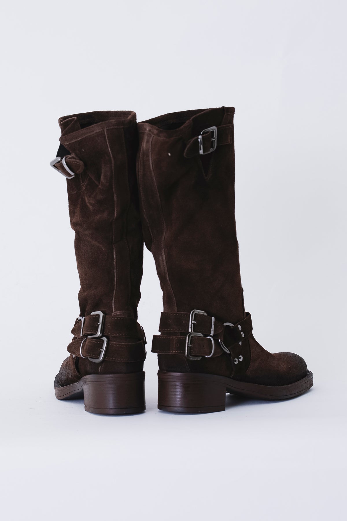 Stivale biker alto in pelle scamosciata con fibbie - FW27